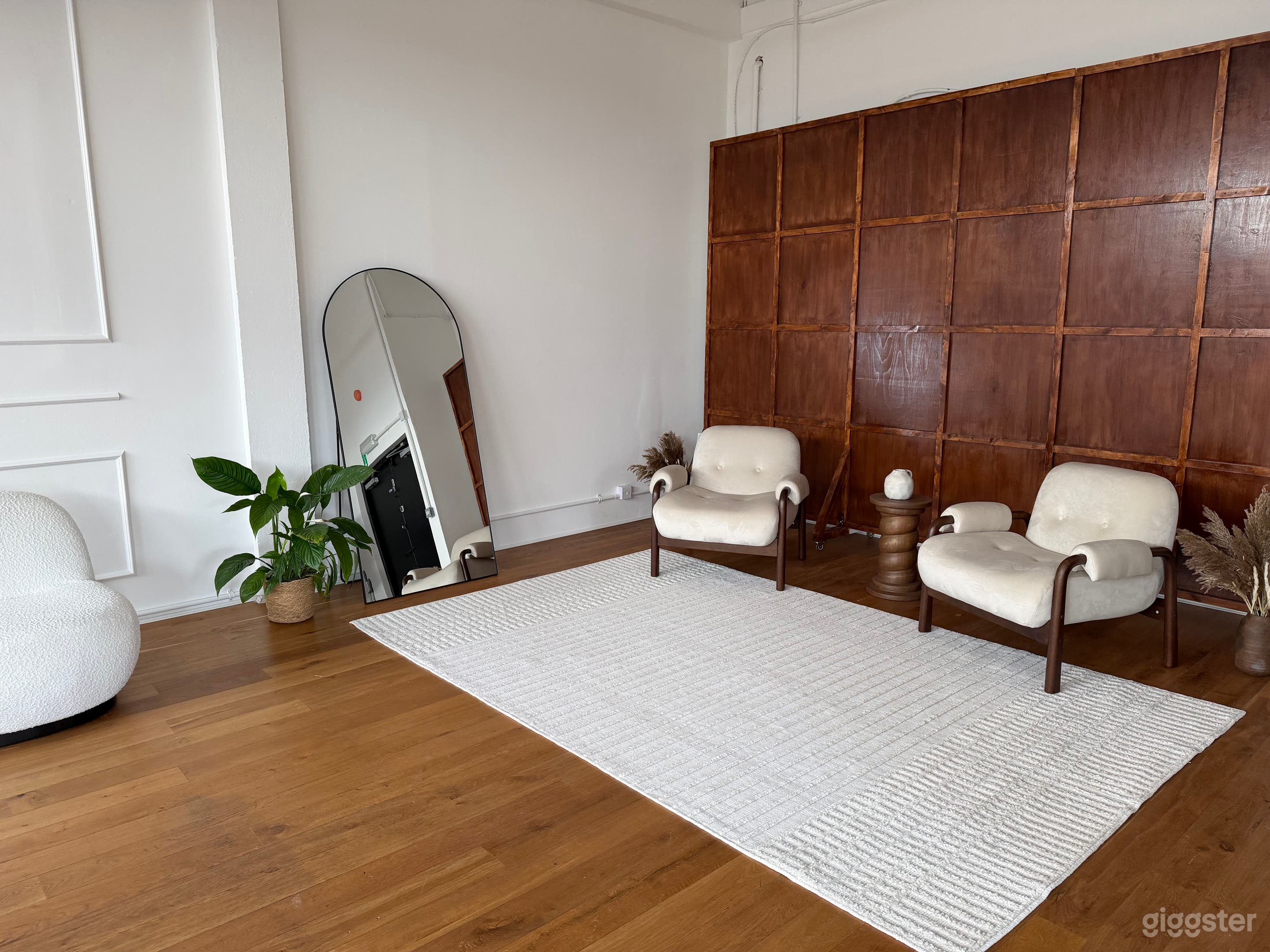 Aesthetic Sunlight Lifestyle - Havelock Aura Studio Photo 4