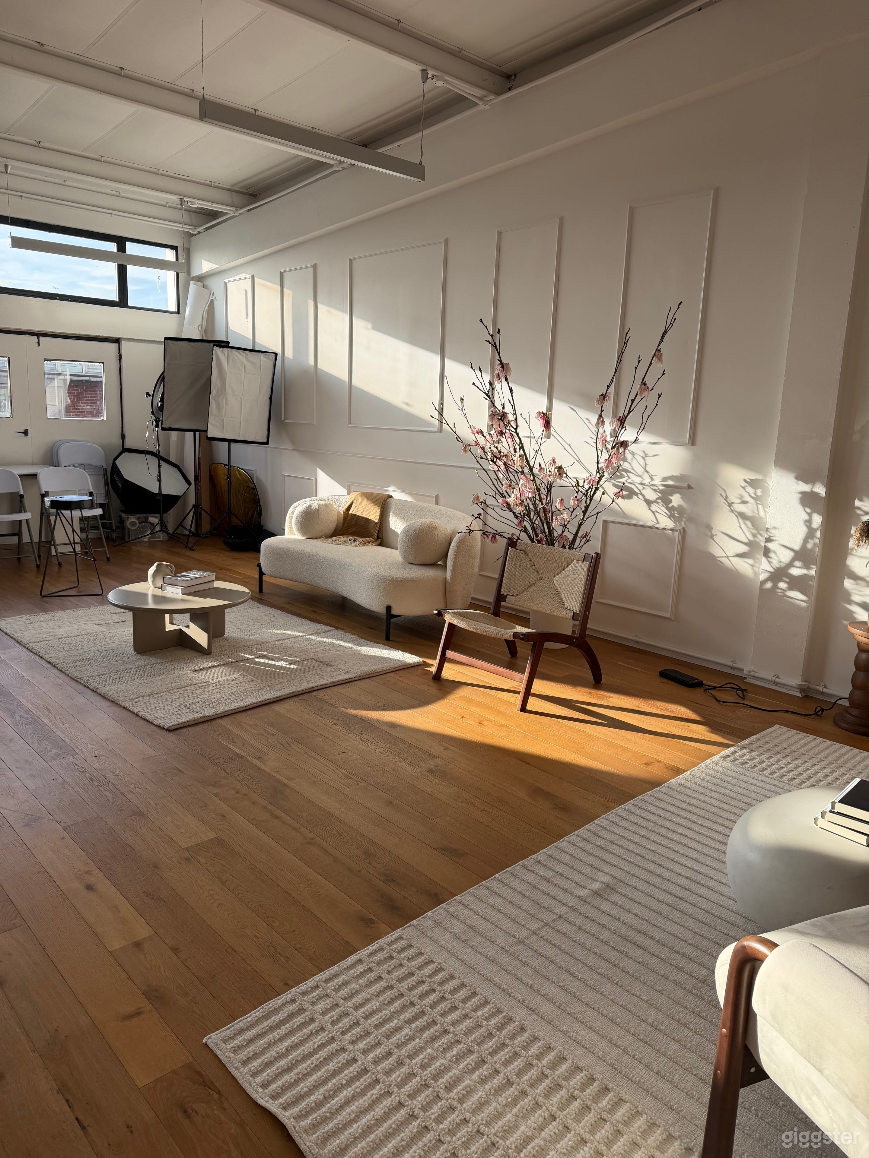 Aesthetic Sunlight Lifestyle -Havelock Aura Studio Photo 2