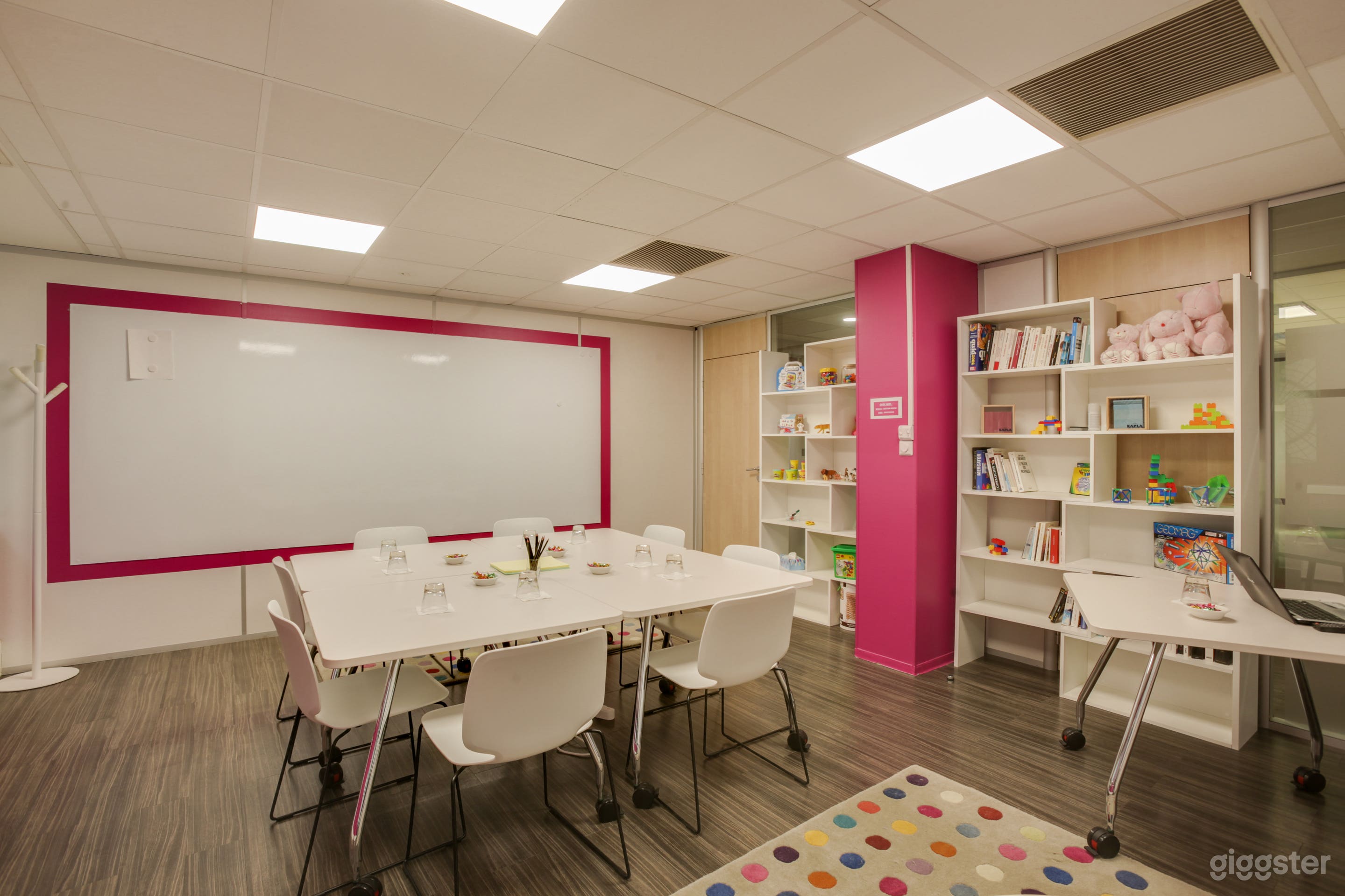 Floating Island Room 26m² Photo 4