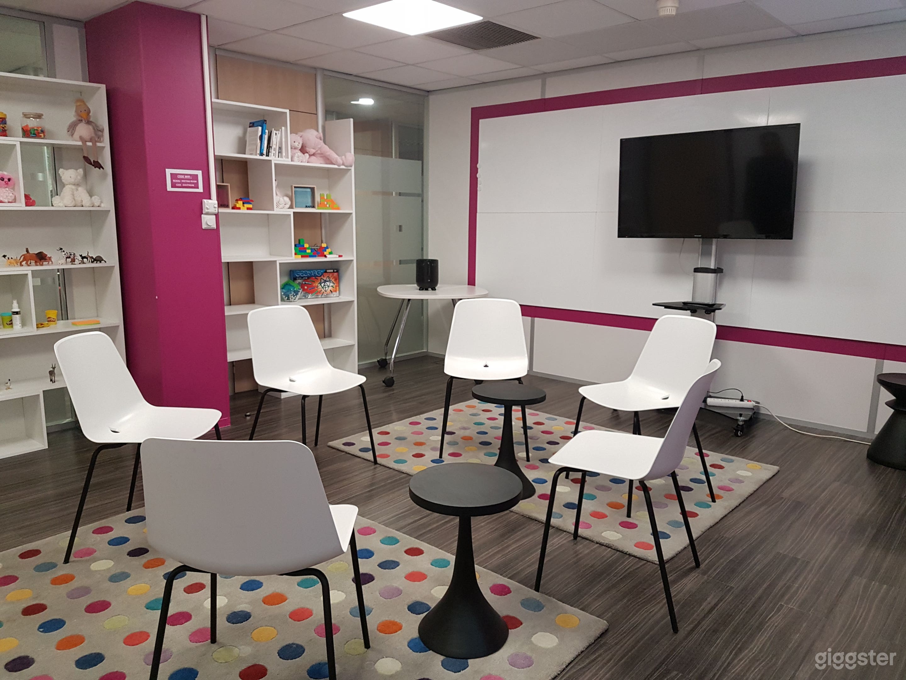 Floating Island Room 26m² Photo 1