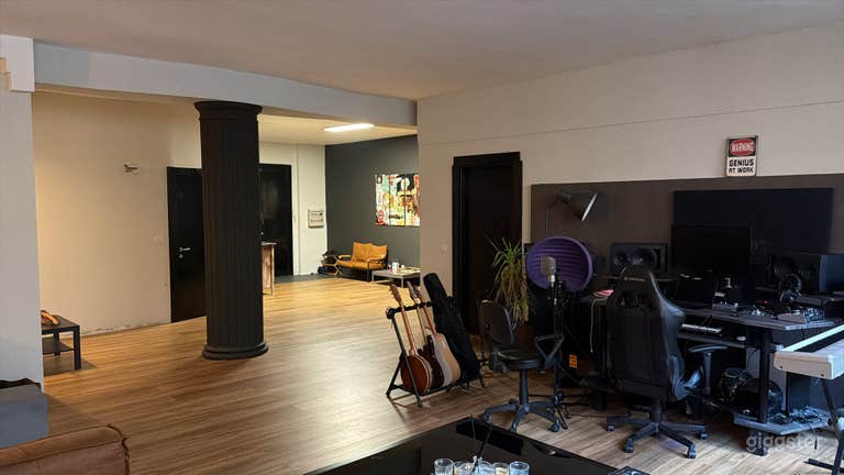  It's WOWSTUDIO LOFT 