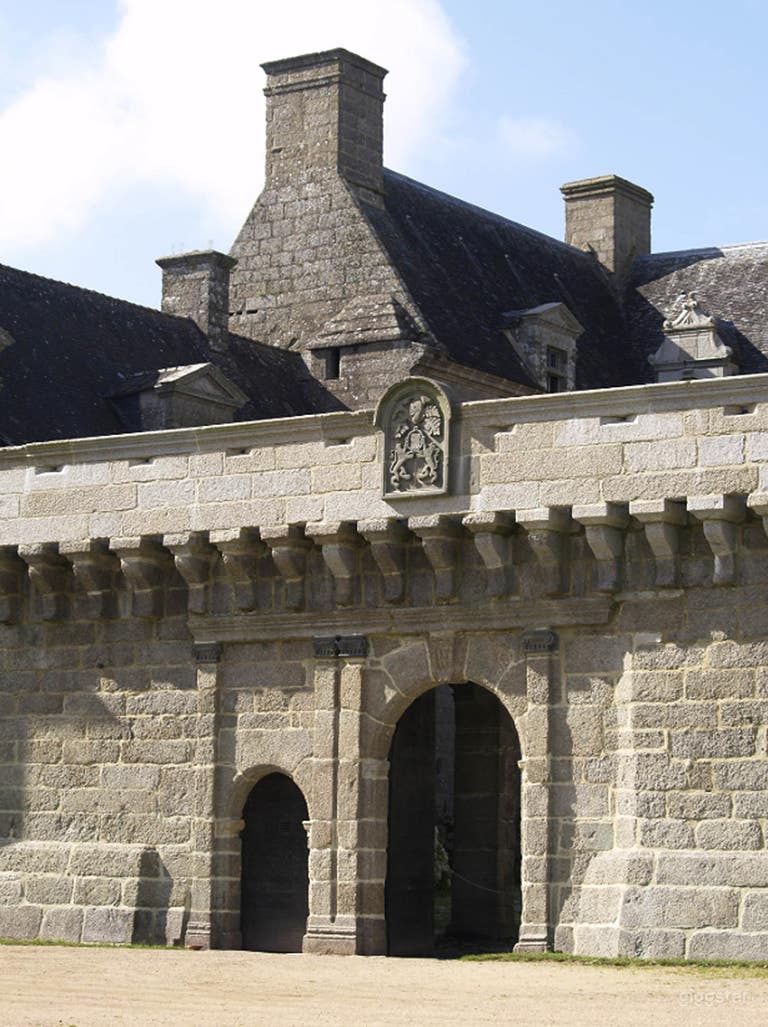 Château authentique du XVIIe siècle 