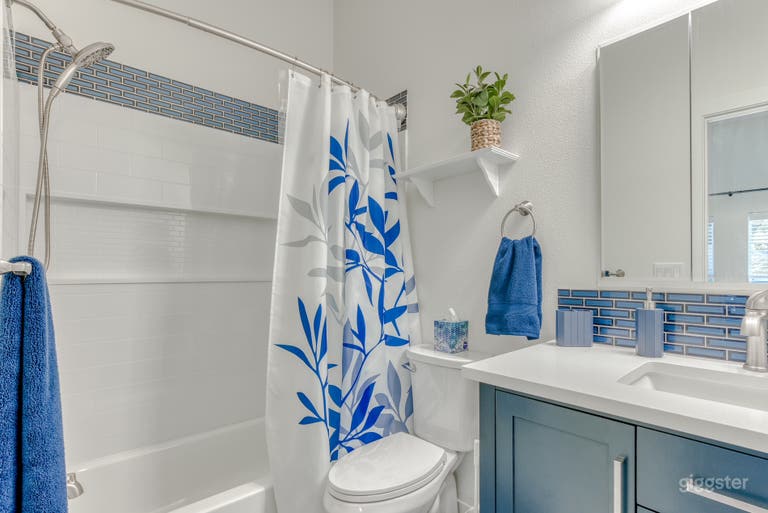  Blue Hawaii Designer 1 bedroom Mini-Loft 