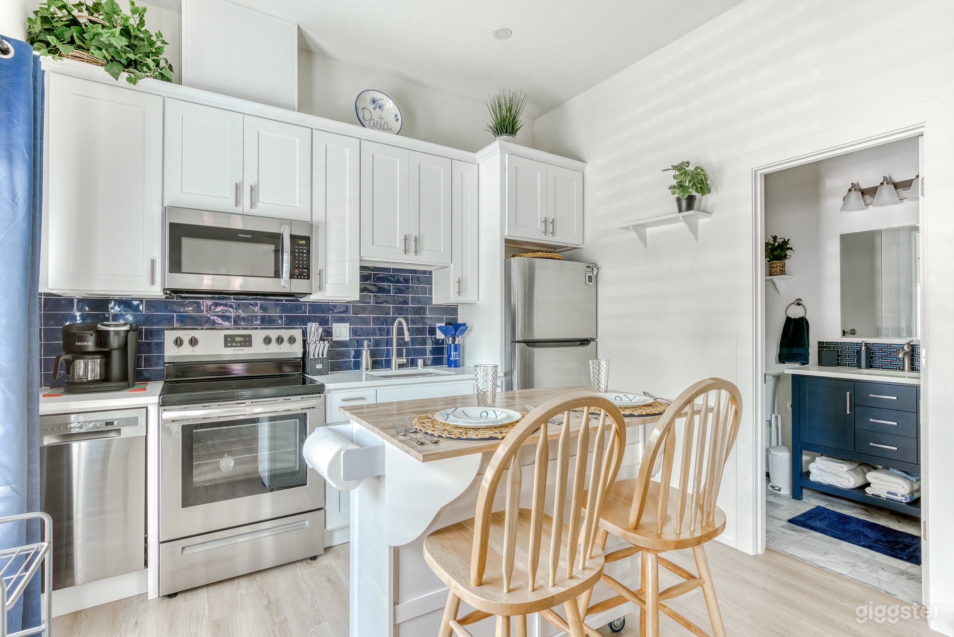 Blue Hawaii Designer 1 bedroom Mini-Loft Photo 1