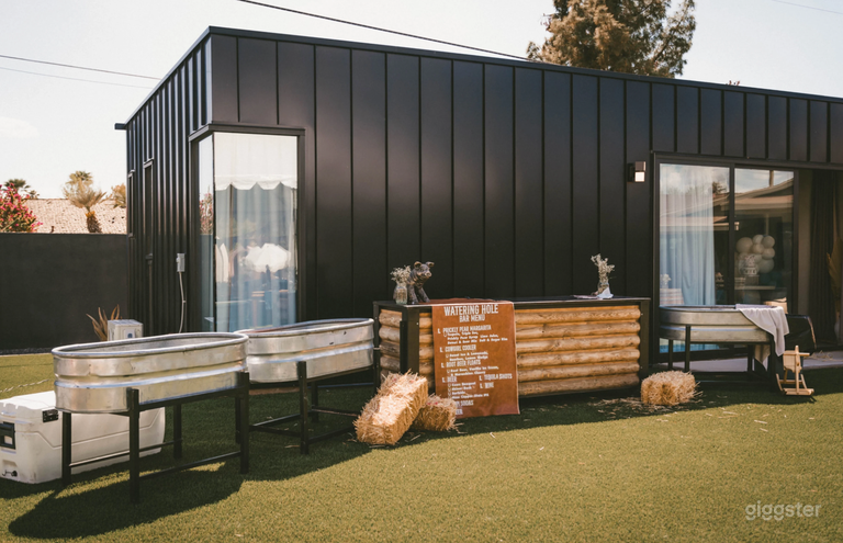  Desert Luxury Villa & Massive Yard Venue 