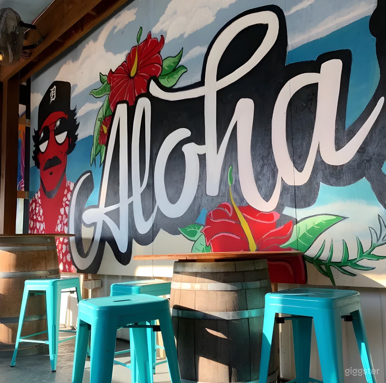 Tom Selleck Suite- A Tropical Lounge Photo 2