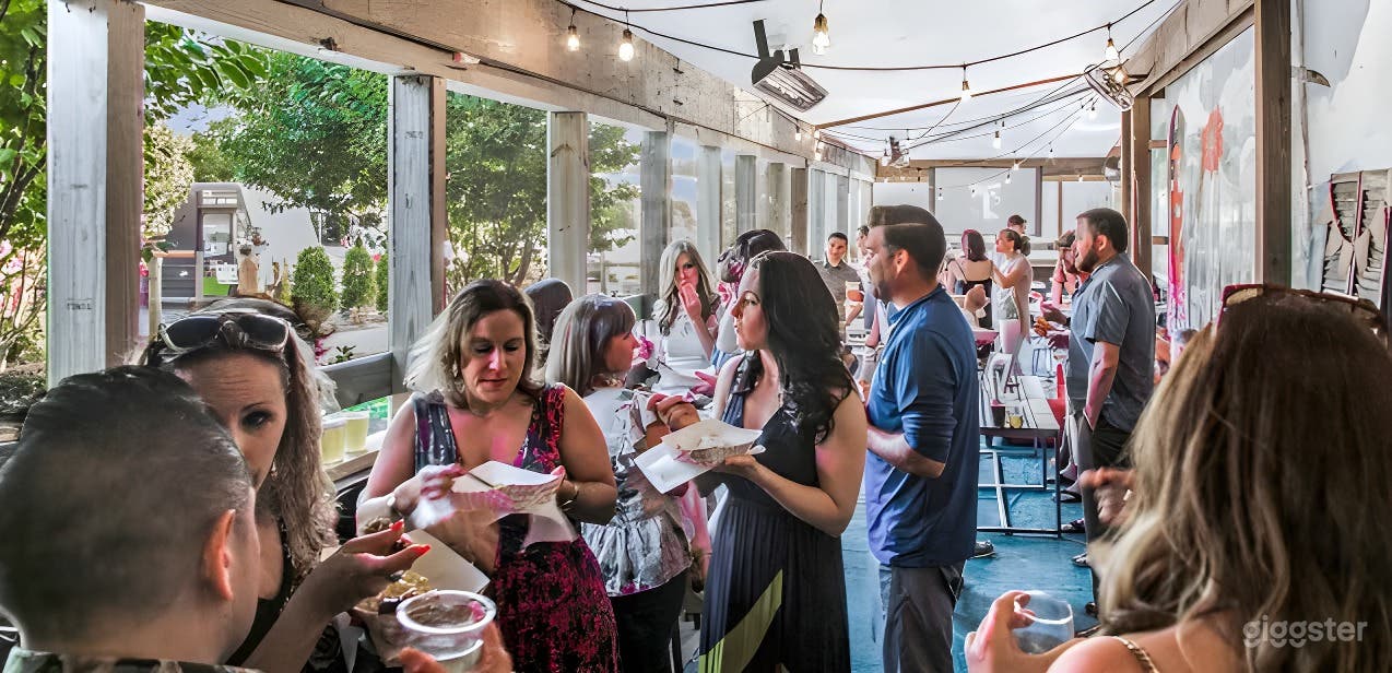 Tom Selleck Suite- A Tropical Lounge Photo 3