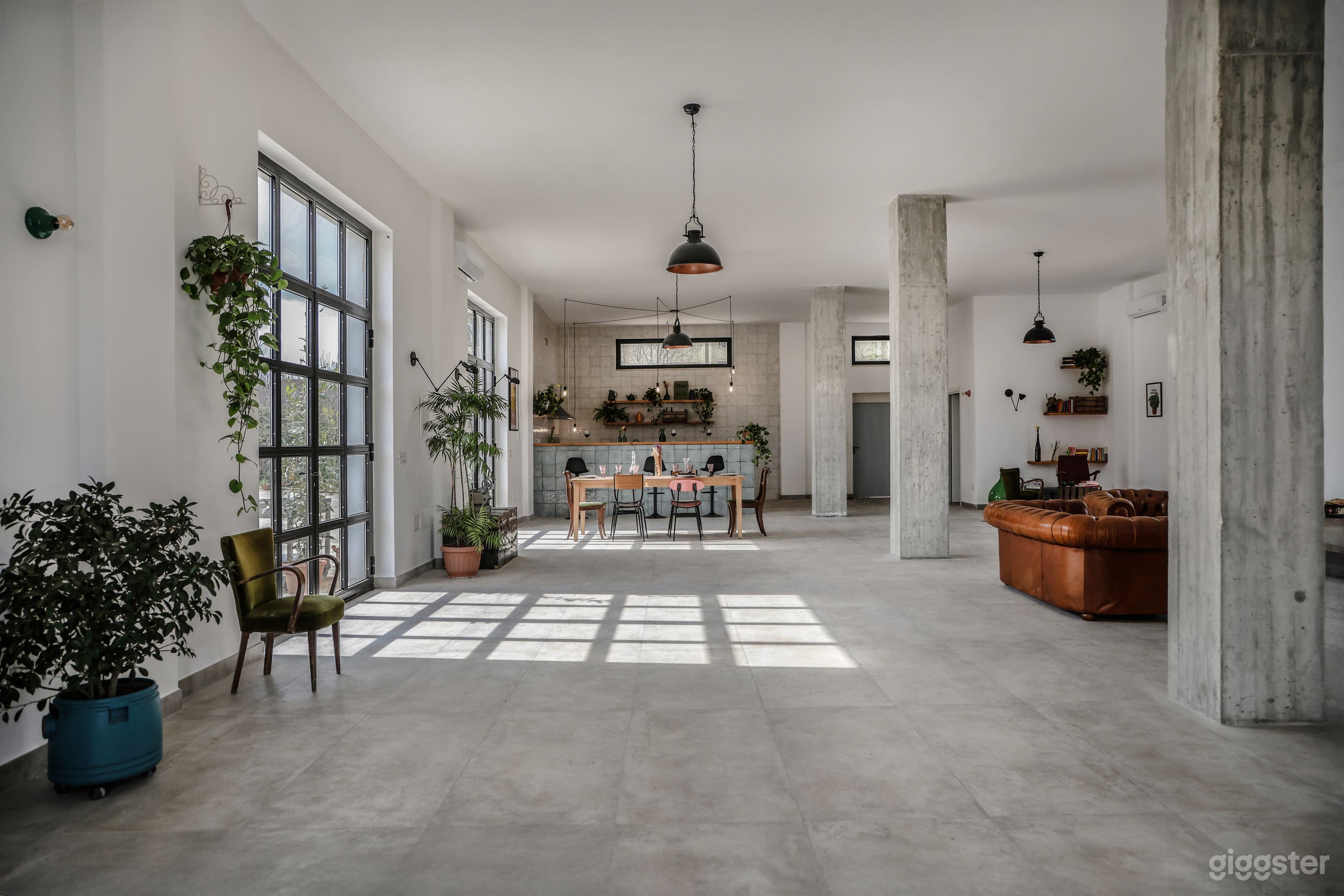 Urban Barn and multifunctional space Photo 2