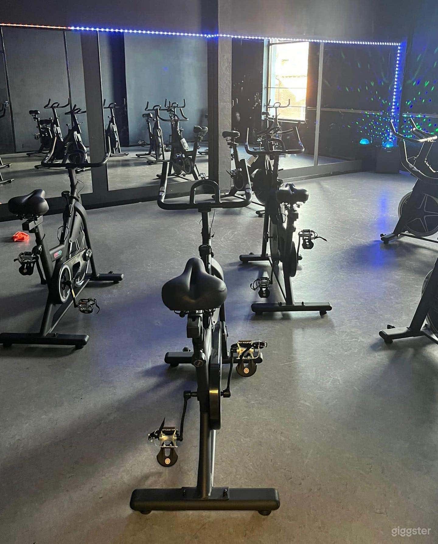 Mirrored Studio for Dance and Yoga Class Photo 4