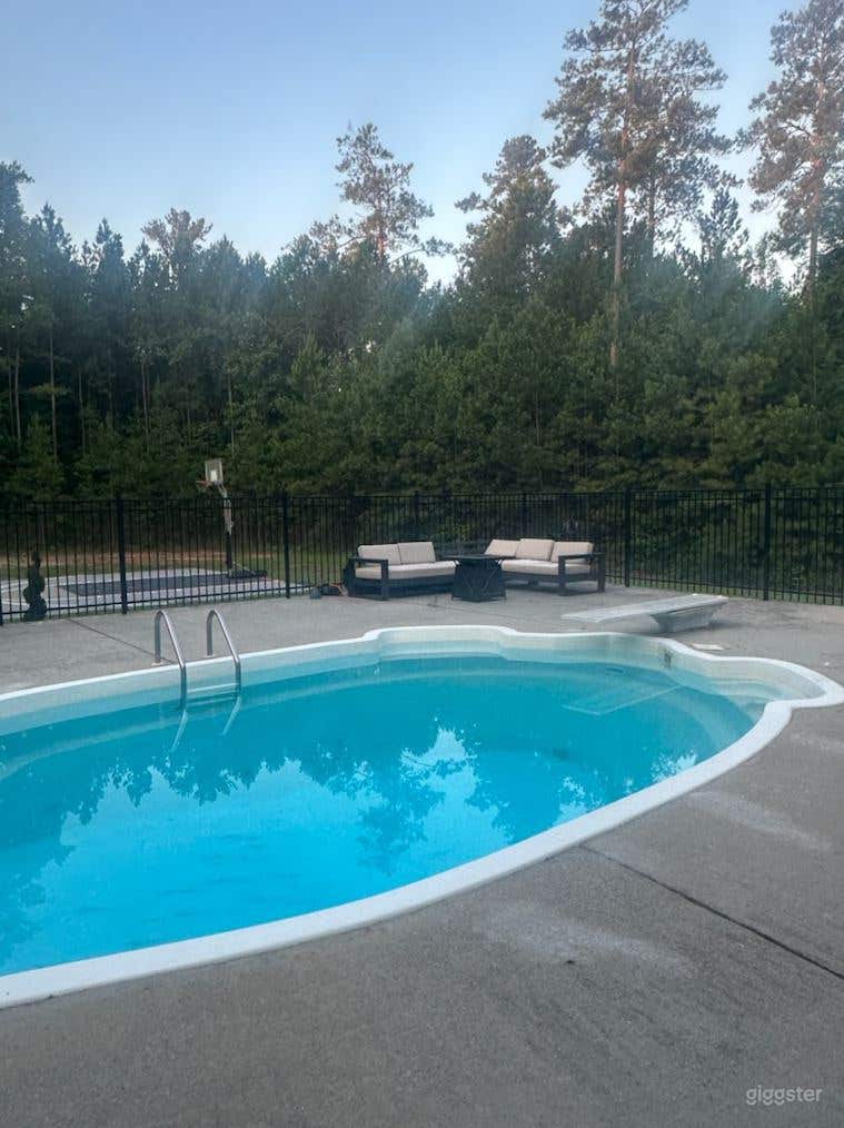 Tropical Mansion Pool Photo 4