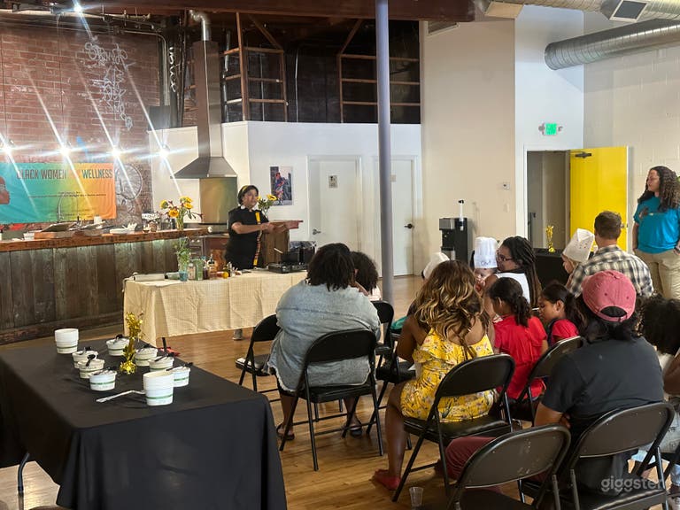  Silver Lake Test Kitchen + Graffiti Wall 