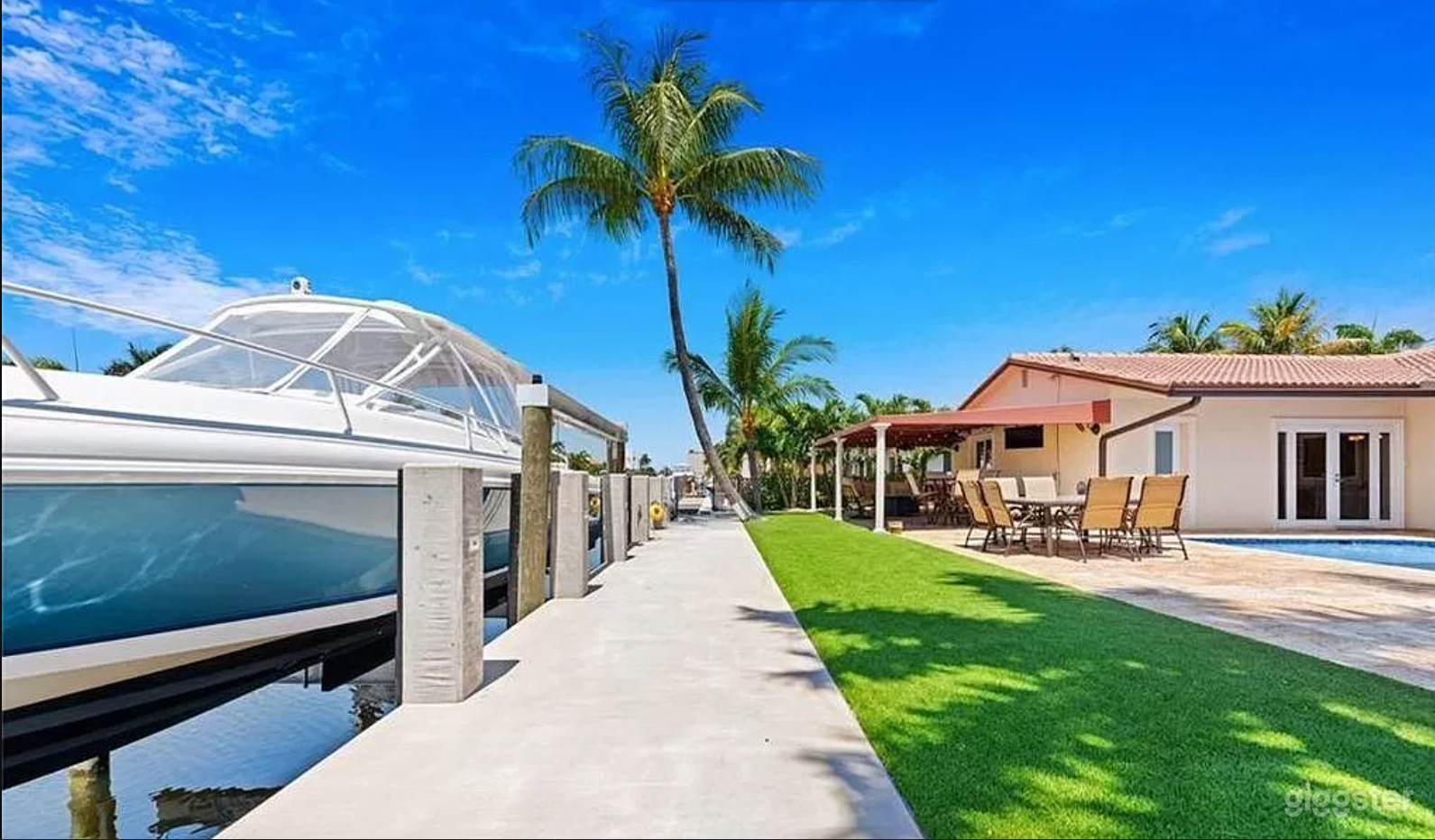 Upscale luxurious WATERFRONT pool home. BOAT DOCK Photo 2