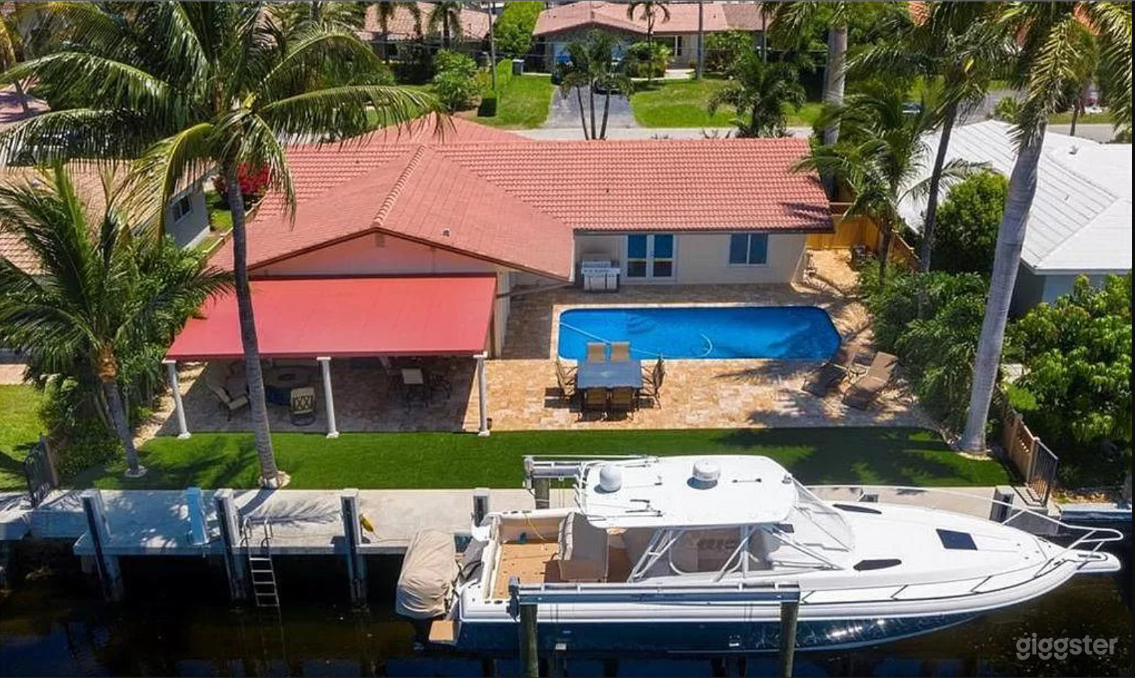 Upscale luxurious WATERFRONT pool home. BOAT DOCK Photo 3
