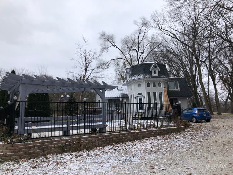  Modern home on 5 acre wooded lot- with victorian  