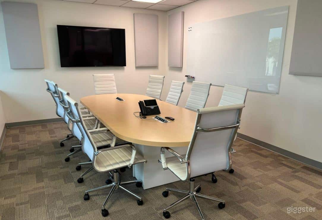 Large Conference Room - Quiet, Great Natural Light Photo 2