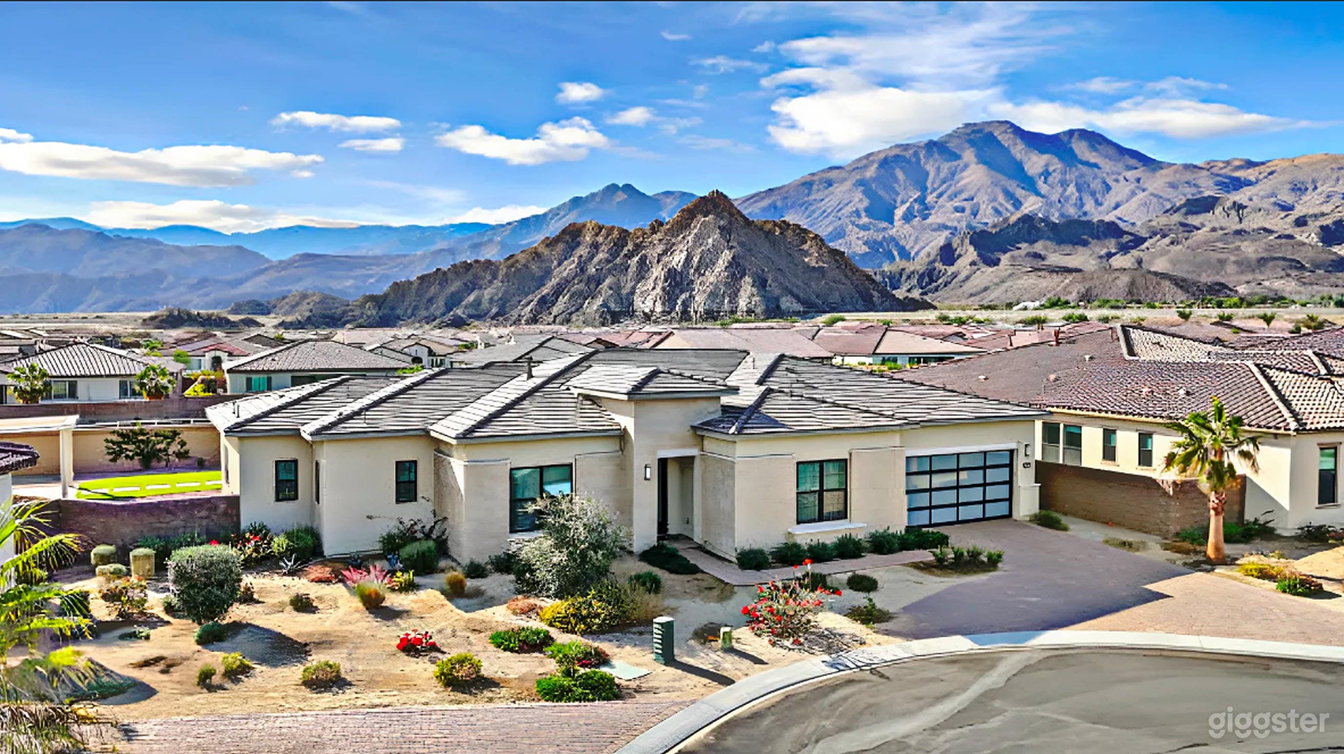 Luxury Desert Retreat in La Quinta Photo 2