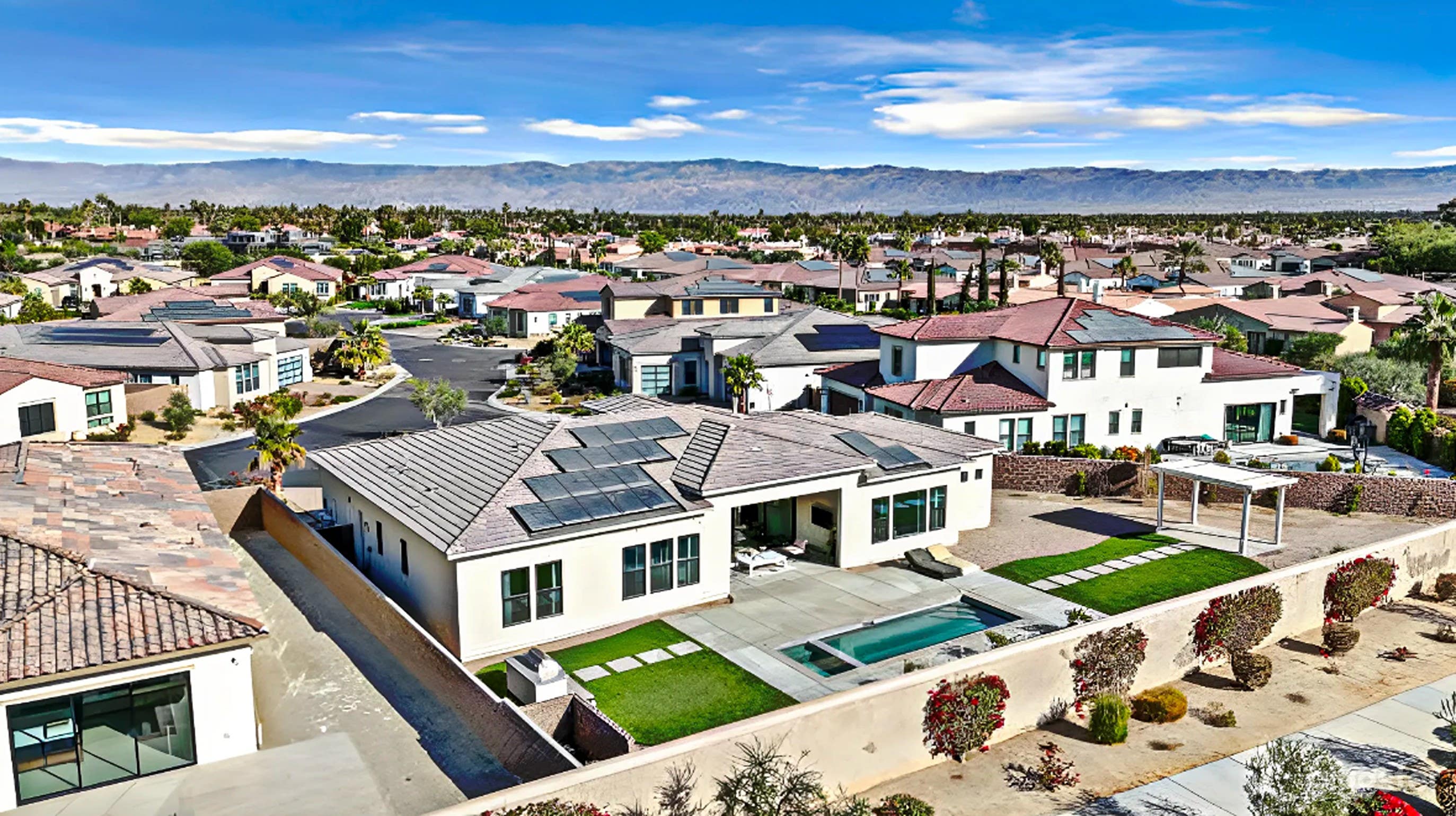 Luxury Desert Retreat in La Quinta Photo 4