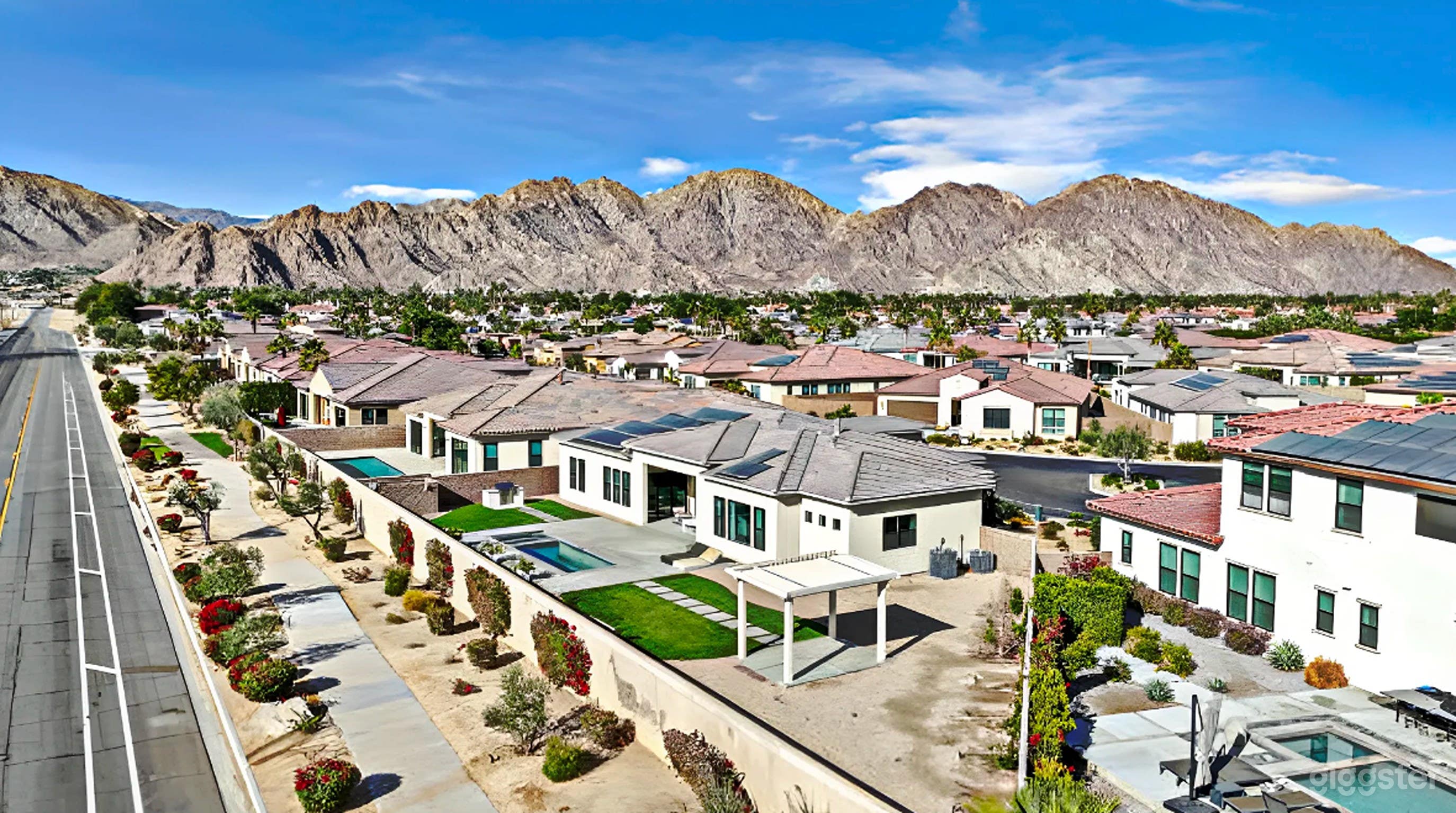 Luxury Desert Retreat in La Quinta Photo 3