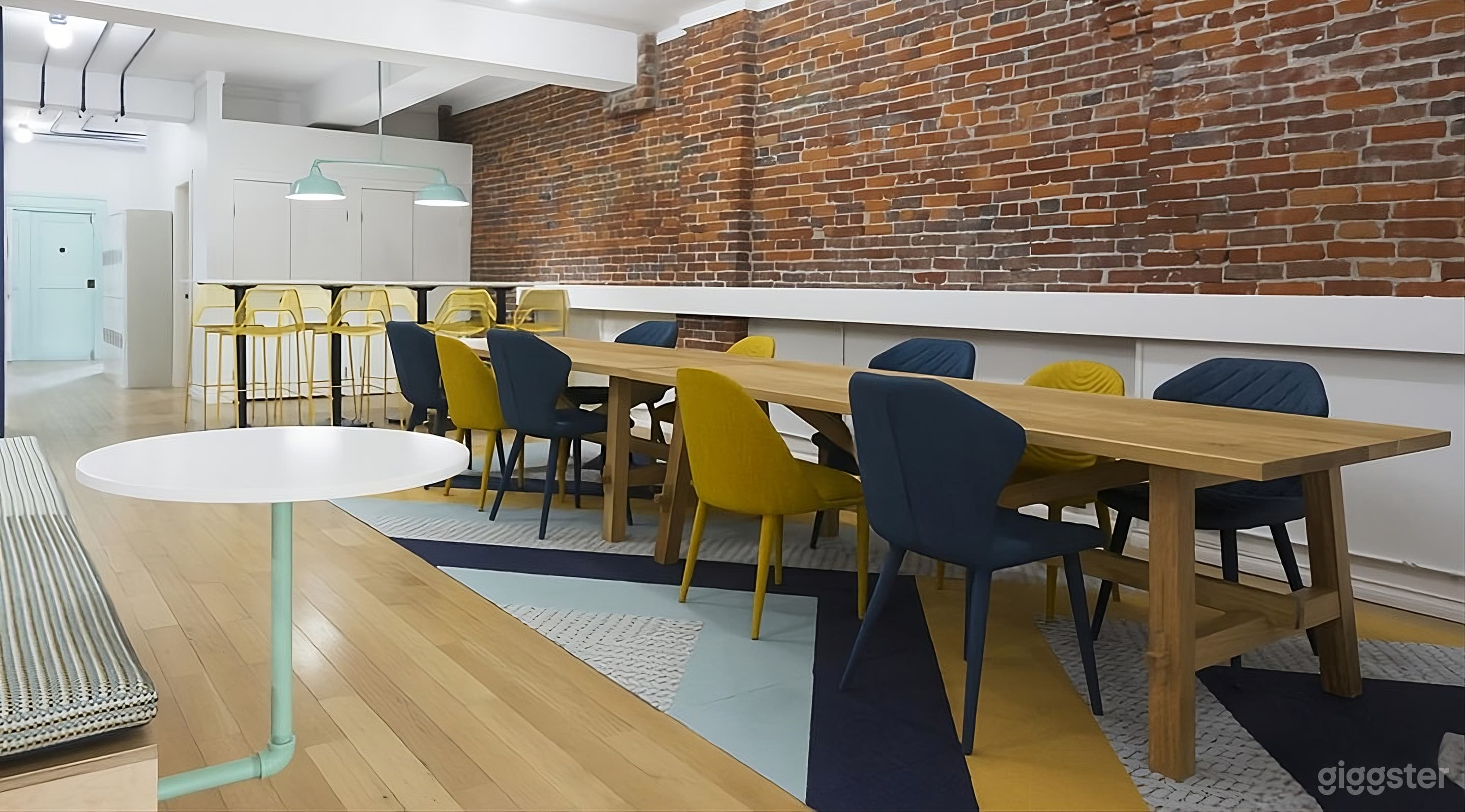 Beautiful And Inspiring Workspace Photo 4