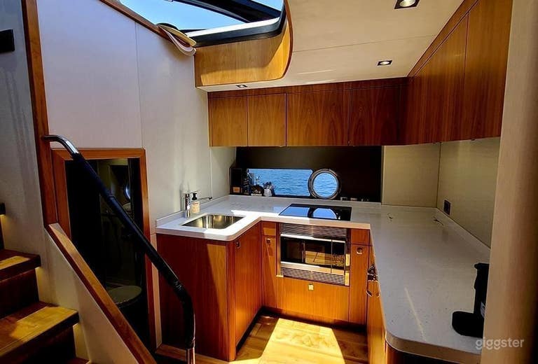  60' SUNSEEKER PREDATOR YACHT 