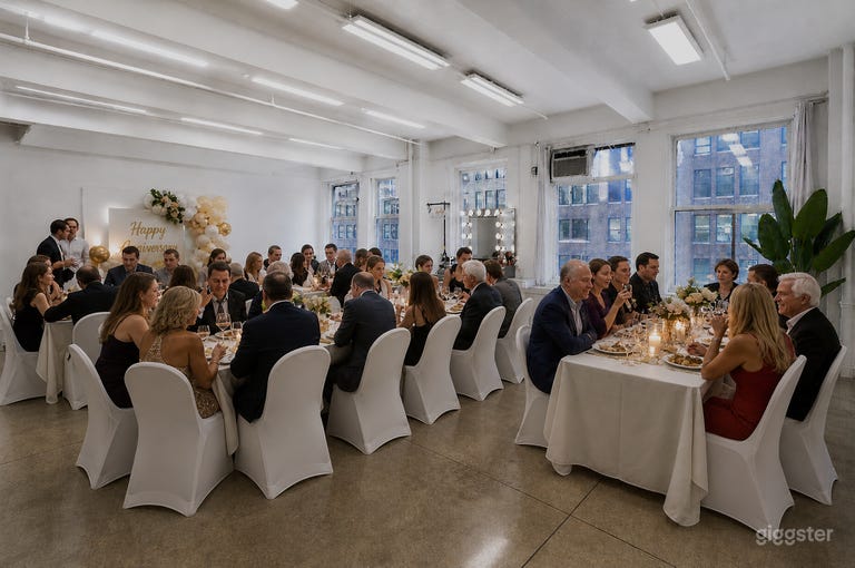  14A Cyc wall + Midtown Views + Free Equipment 