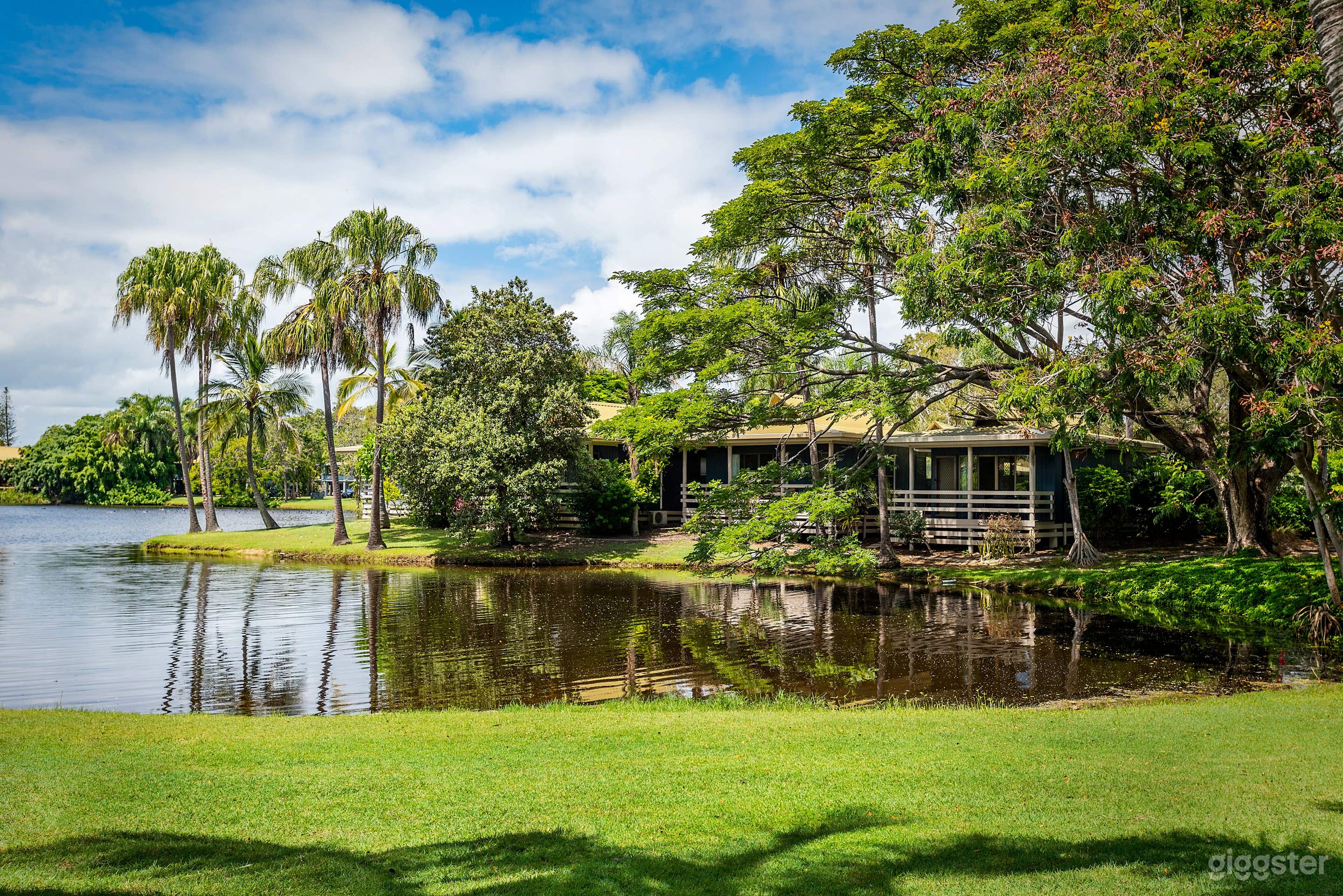 Every cabin has a balcony lake view
