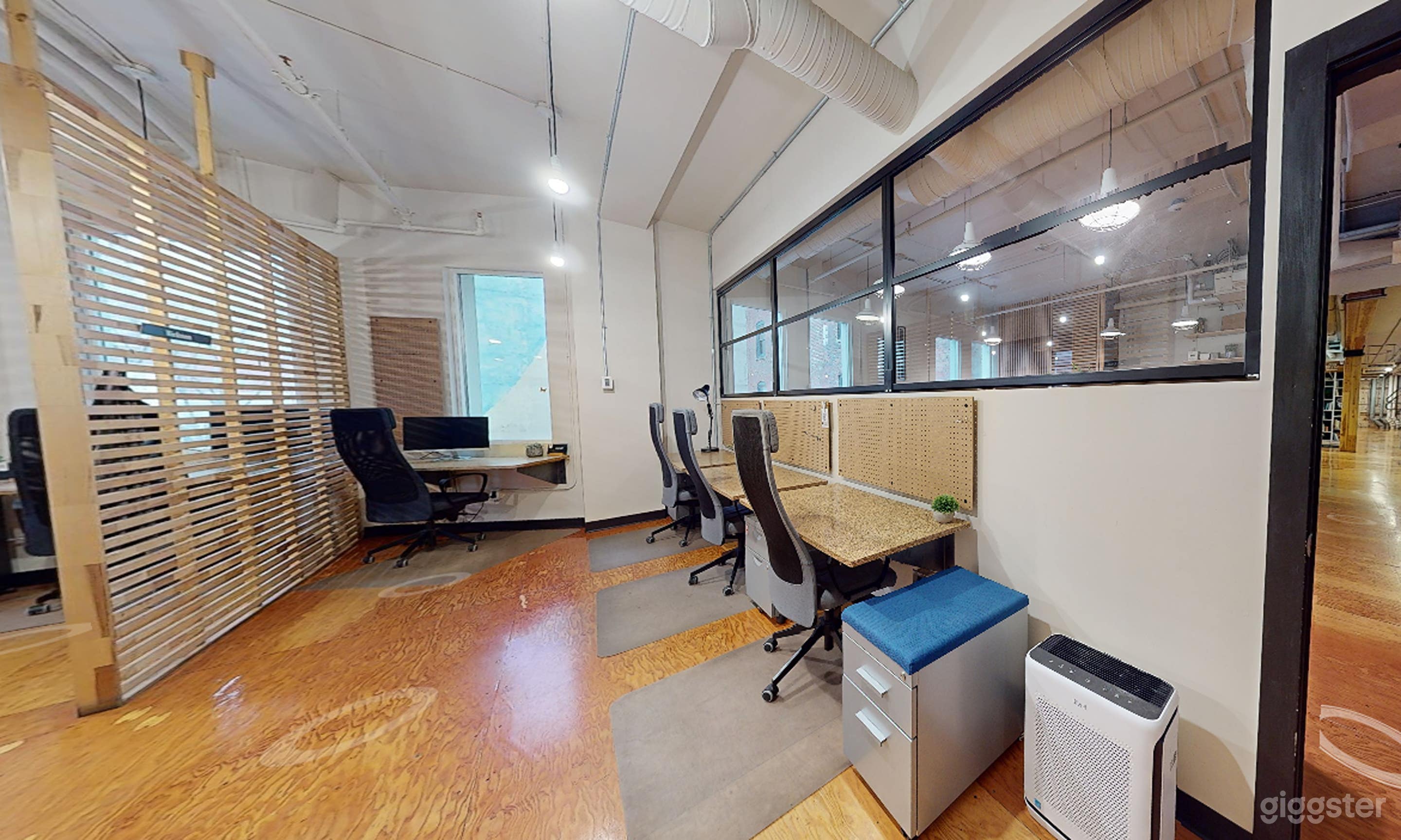 Private Office for 4 Photo 2