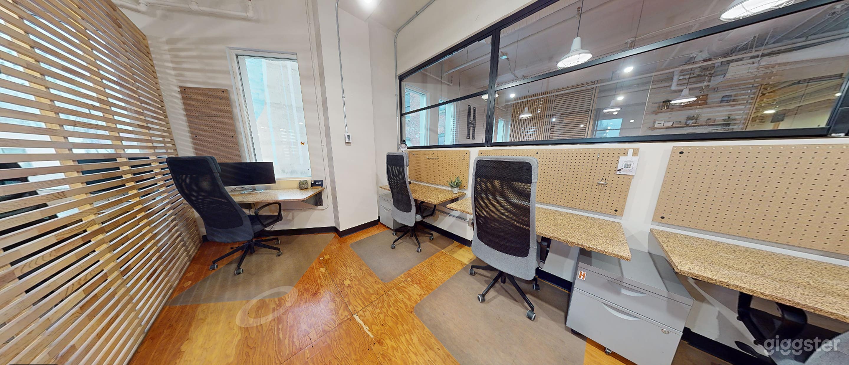 Private Office for 4 Photo 3