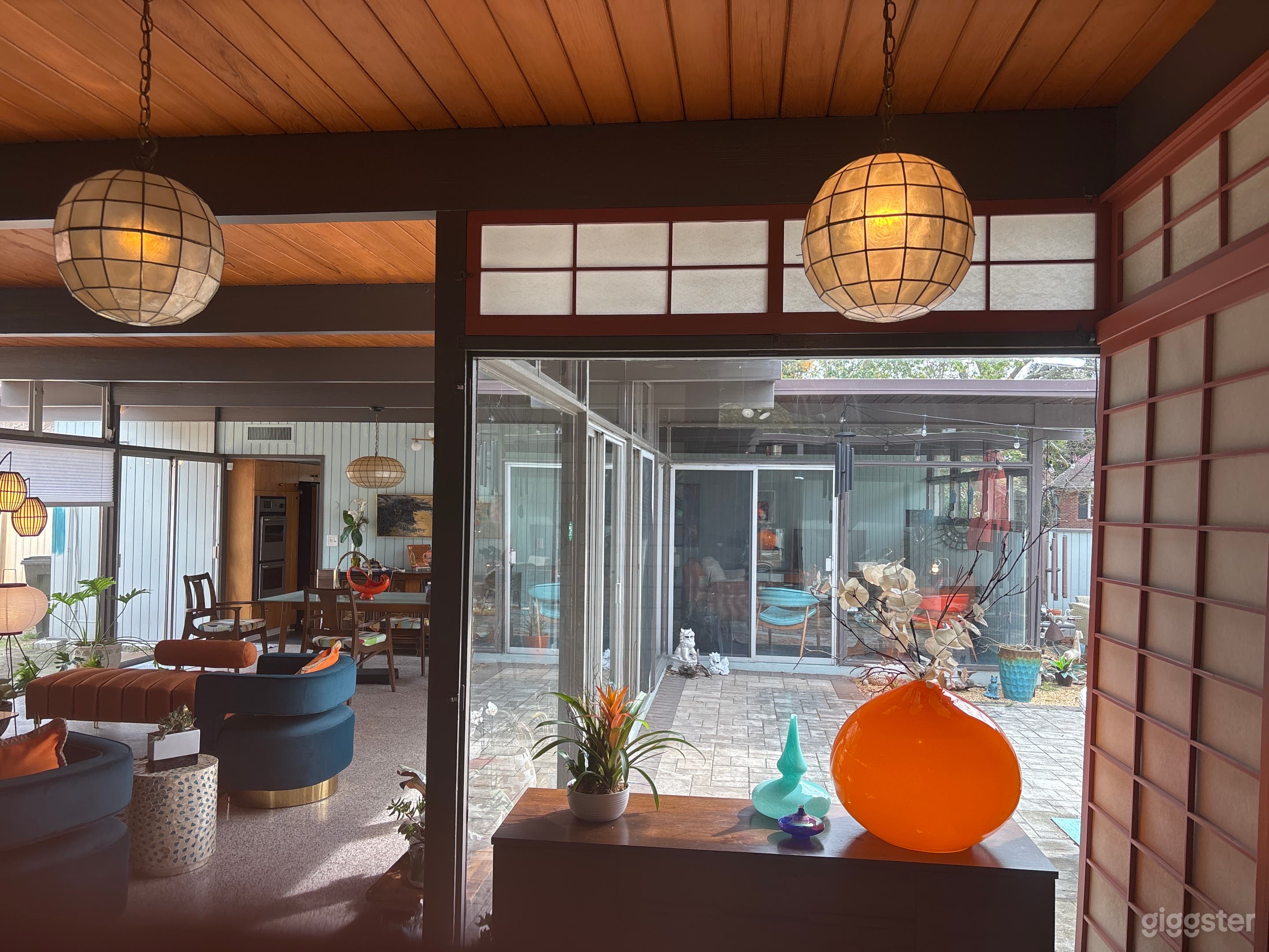 1959 mid-century modern post and beam home with courtyard Photo 4