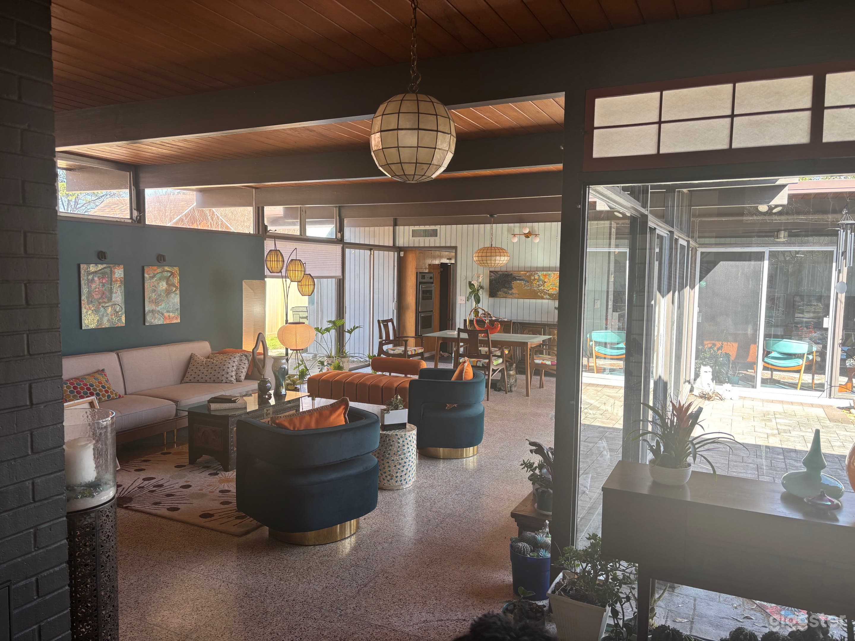 1959 mid-century modern post and beam home with courtyard Photo 2