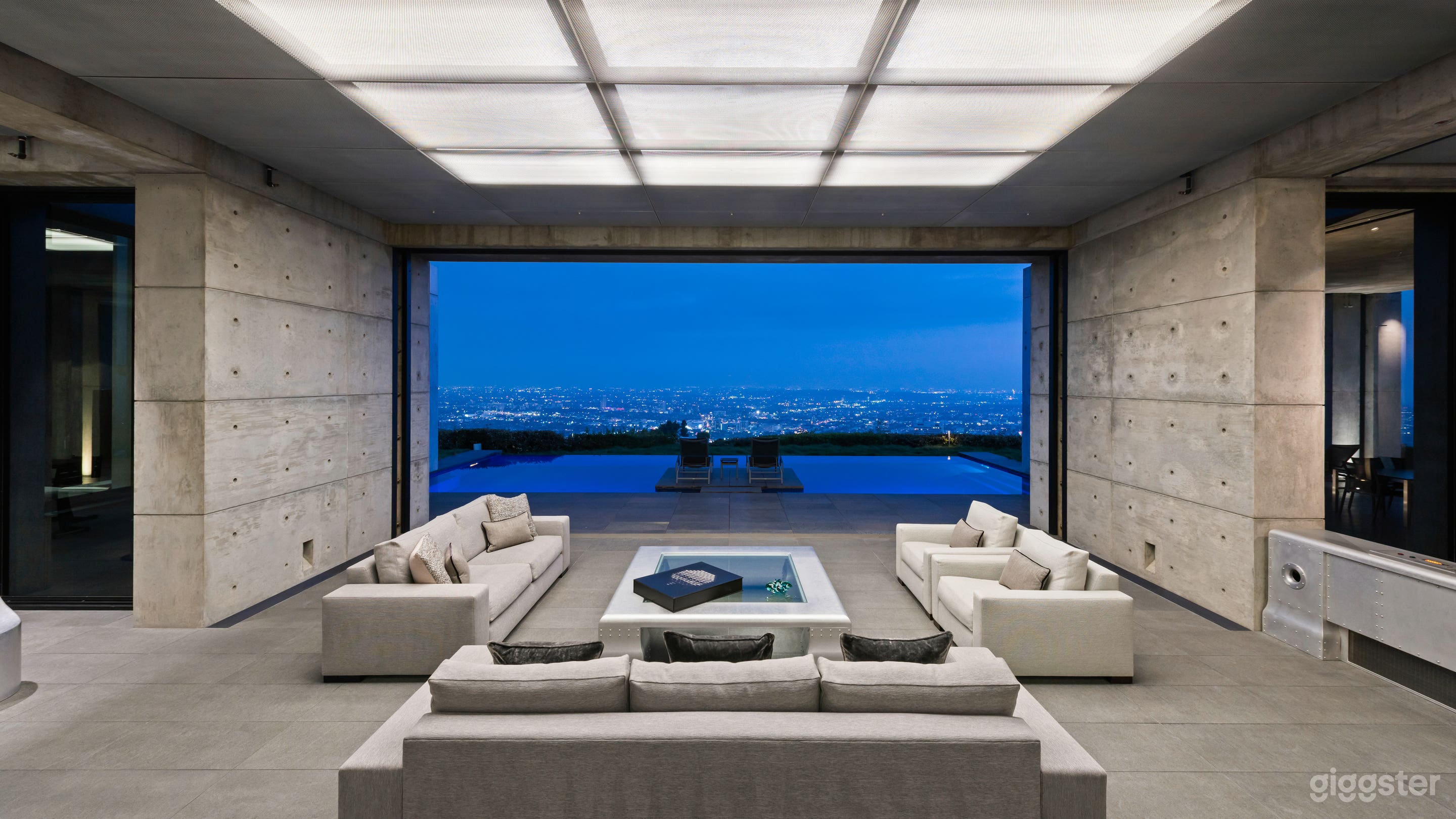 Trousdale's Iconic Estate Photo 4