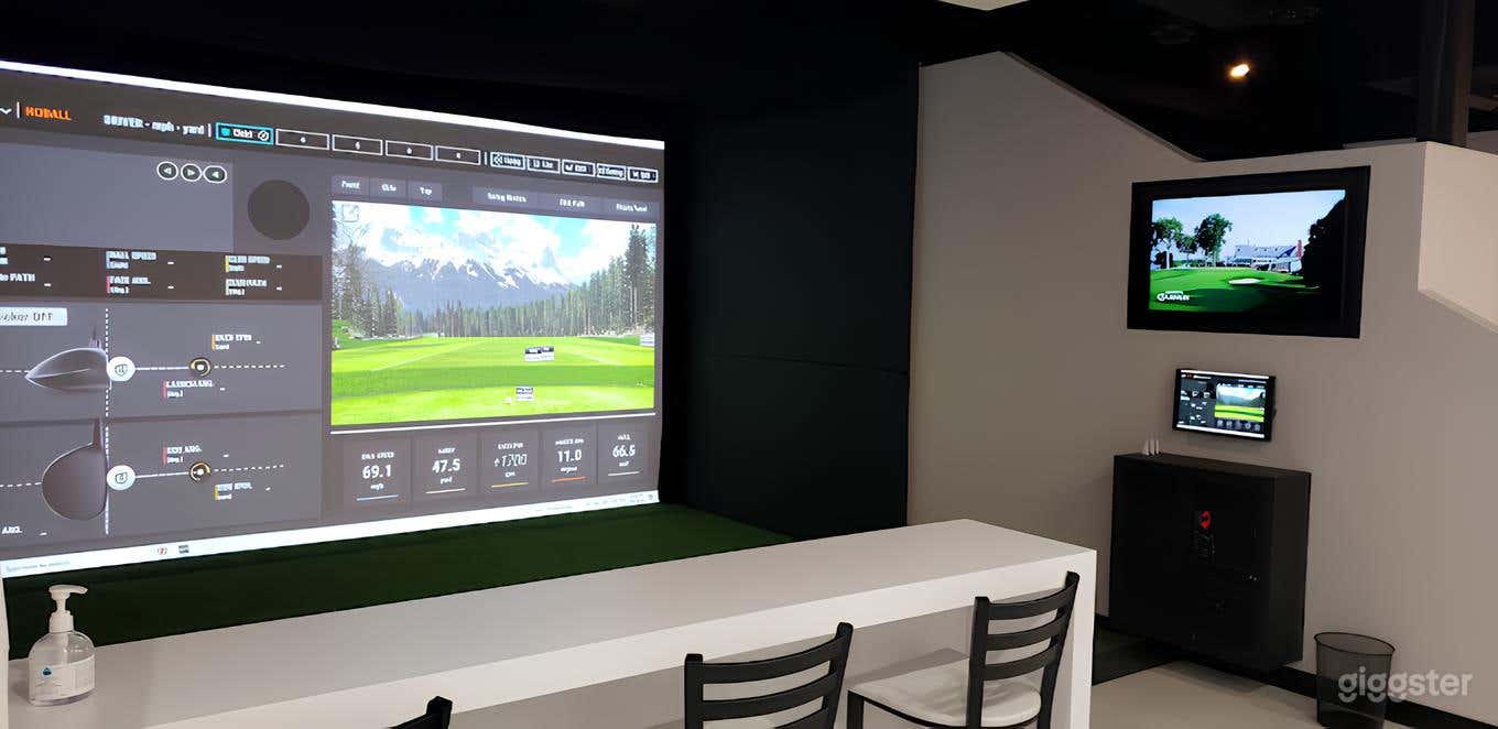 Immersive Indoor Golf Simulator  Photo 4