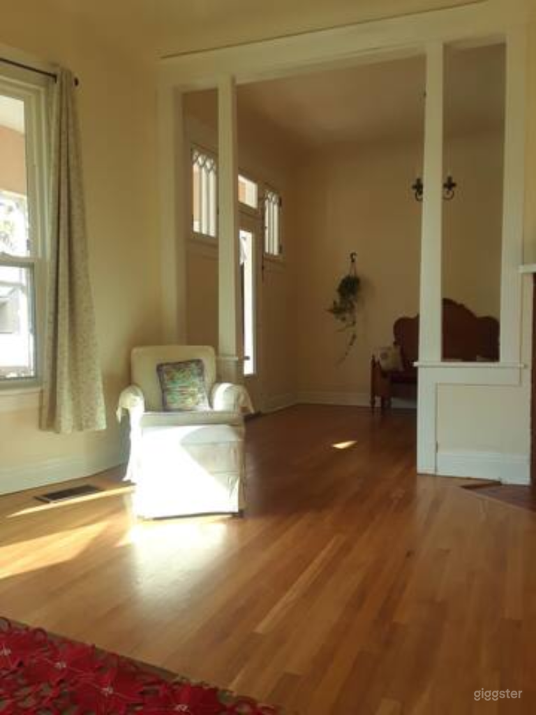  Sitting room to entrance foyer 