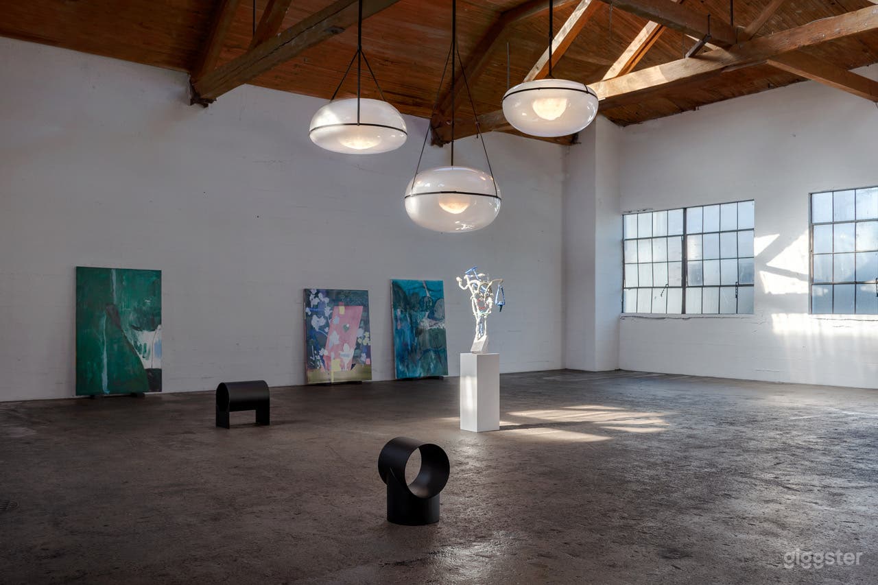 Industrial Warehouse Space Photo 3