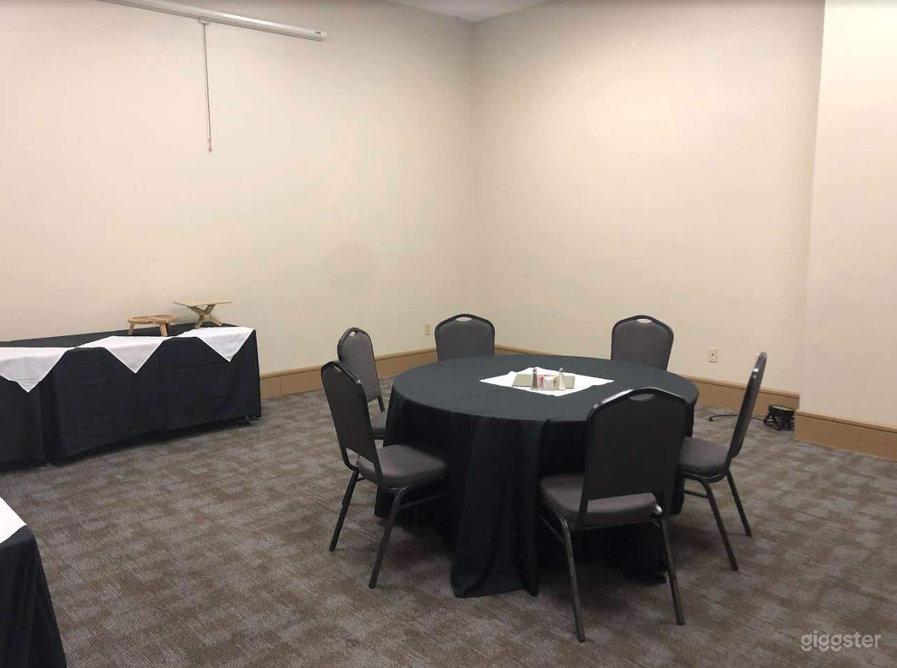 Elm Room in Austin Photo 2