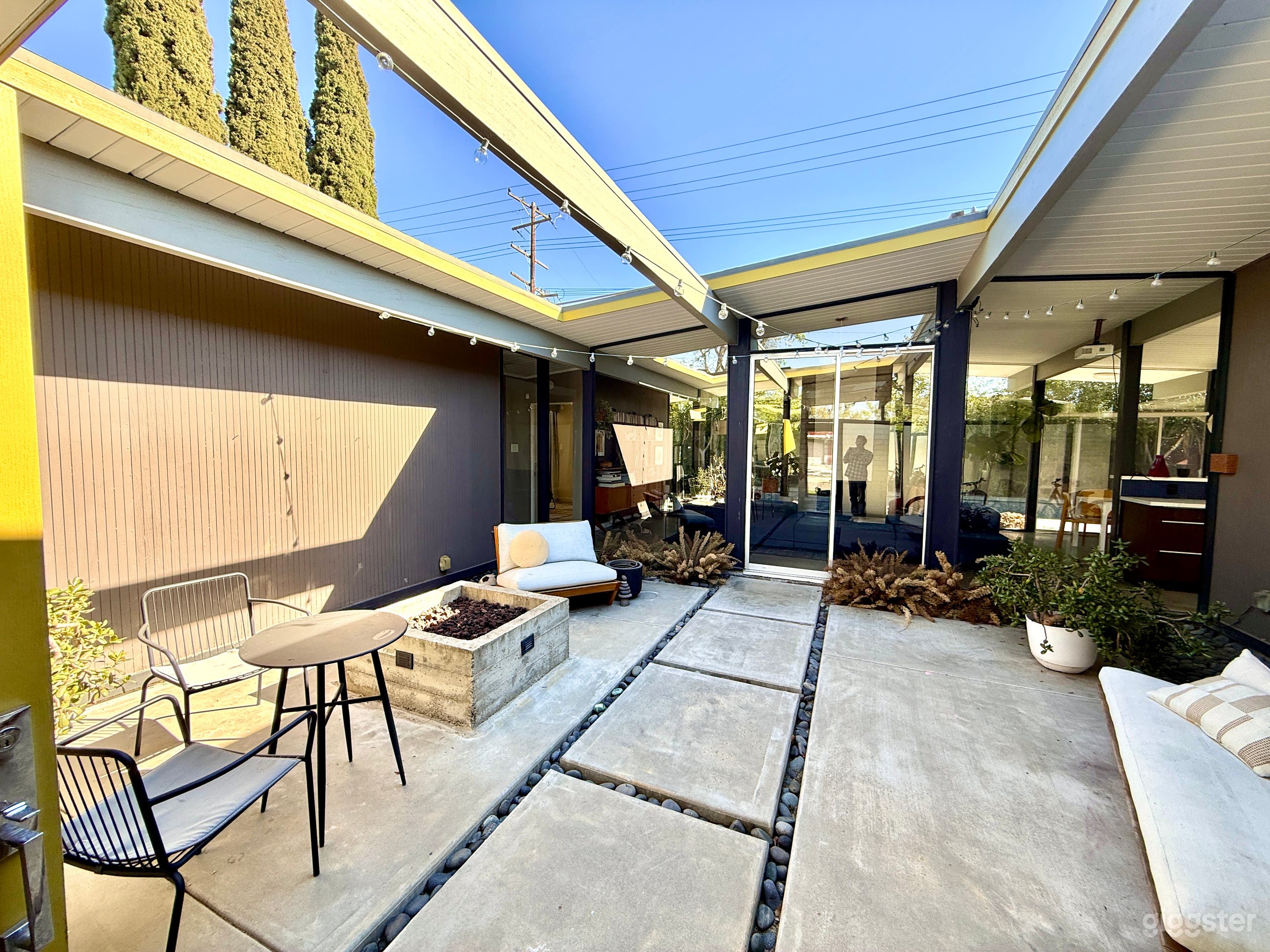 Iconic Eichler Mid-Century Modern Glass Walls Atrium Pool Photo 2