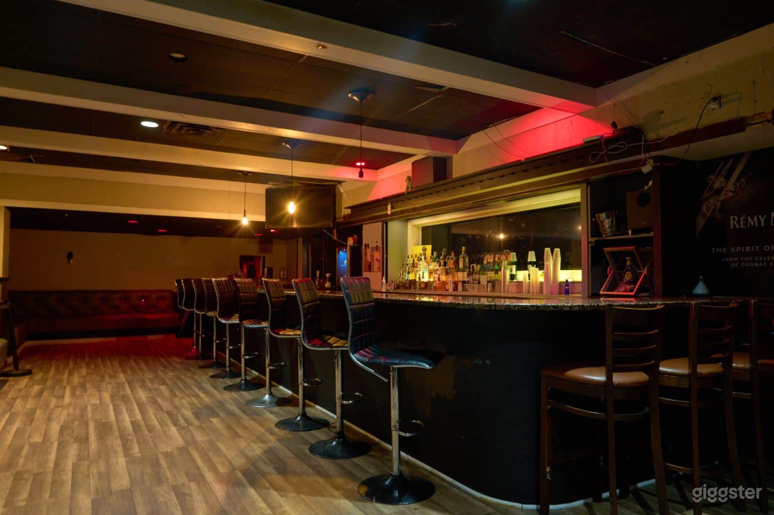 The Diamond Room Photo 2