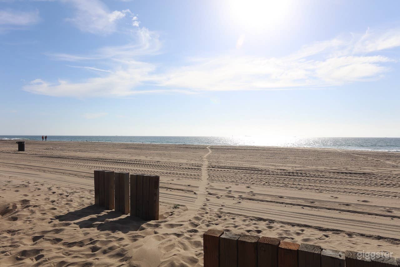 Dockweiler Beach | Lifeguard Towers 49-50 Photo 3