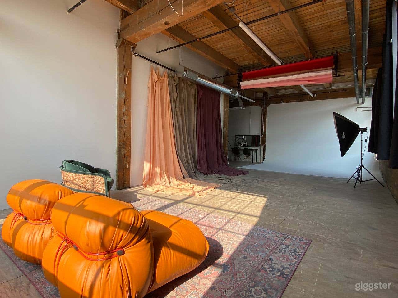 Sunny Corner Studio Backdrops &amp; Equipment included Photo 4