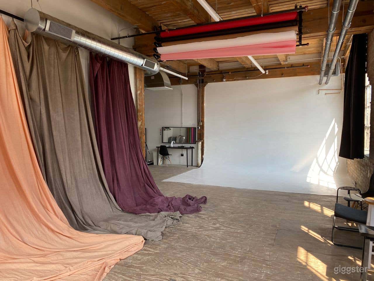 Sunny Corner Studio Backdrops &amp; Equipment included Photo 1