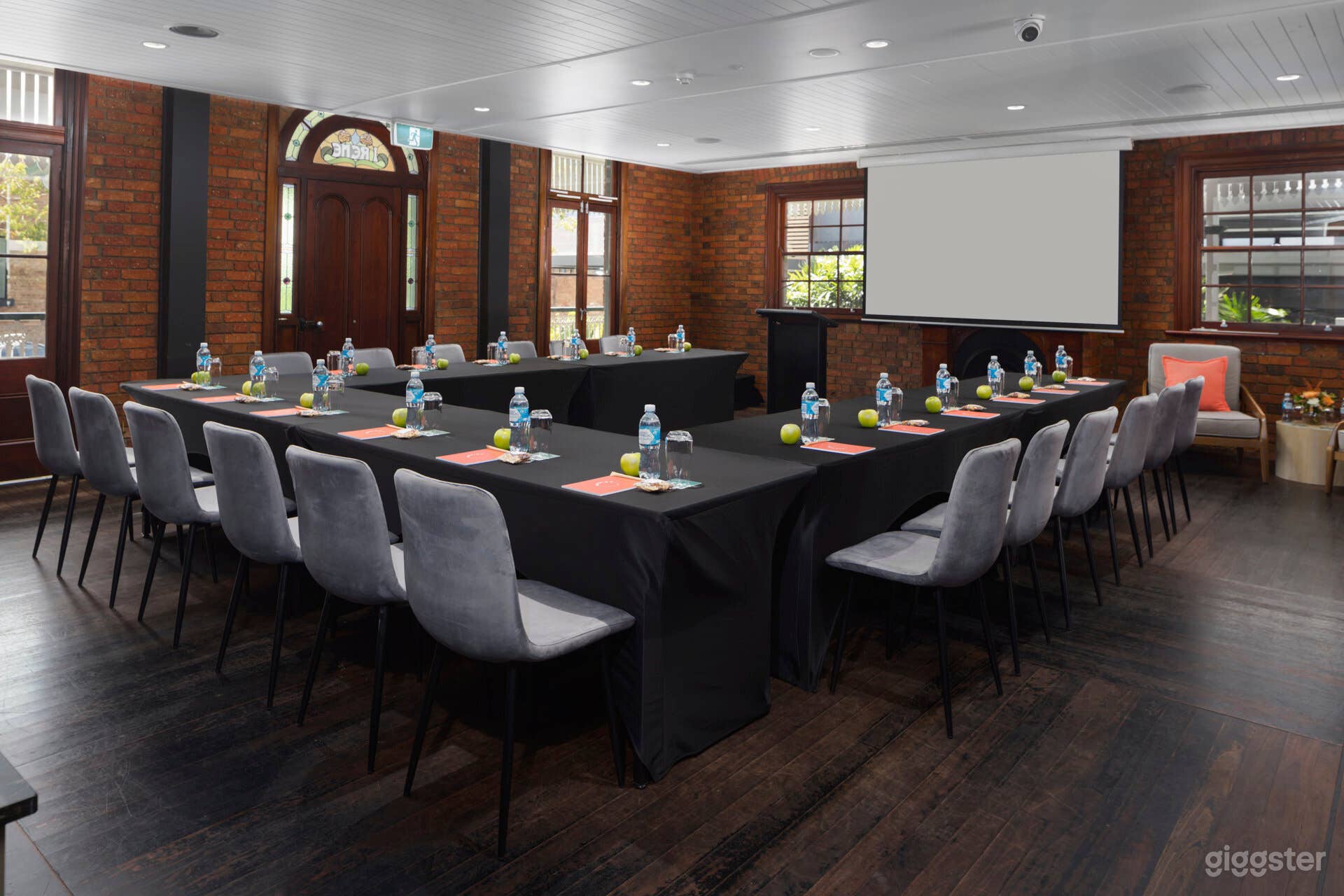 Social House Photo 4