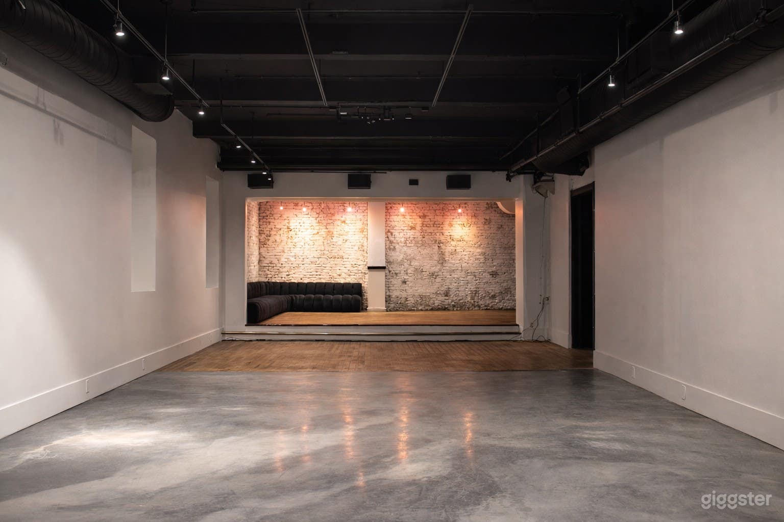 Nolita Pop-Up Loft | Bar, Brick & Open Floor Plan Photo 1