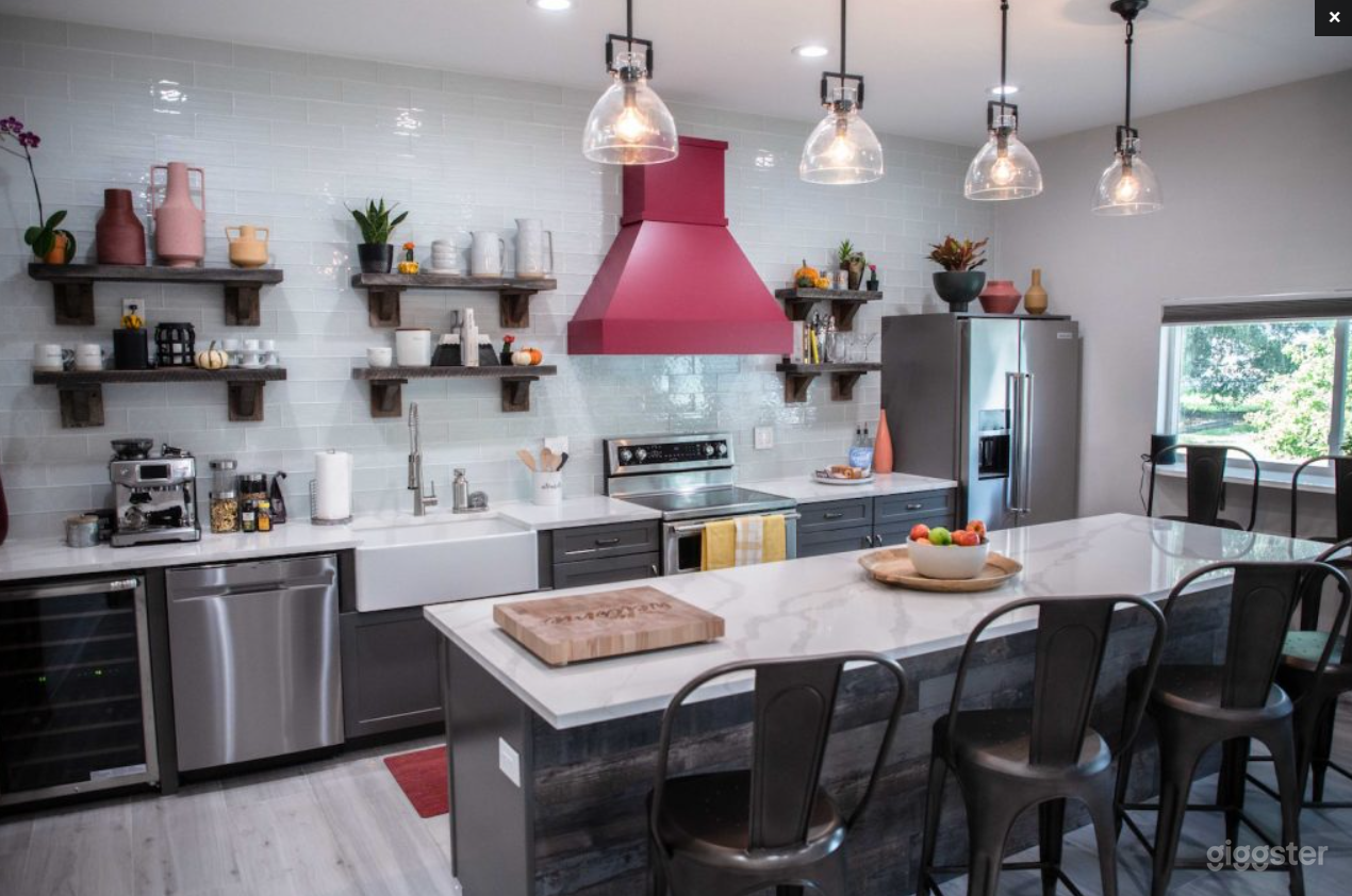 Stunning Test Kitchen studio in Clearwater Photo 1