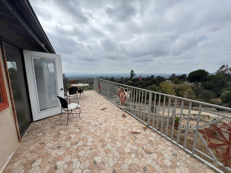  One-of-a-Kind house Location in Altadena 🎬 