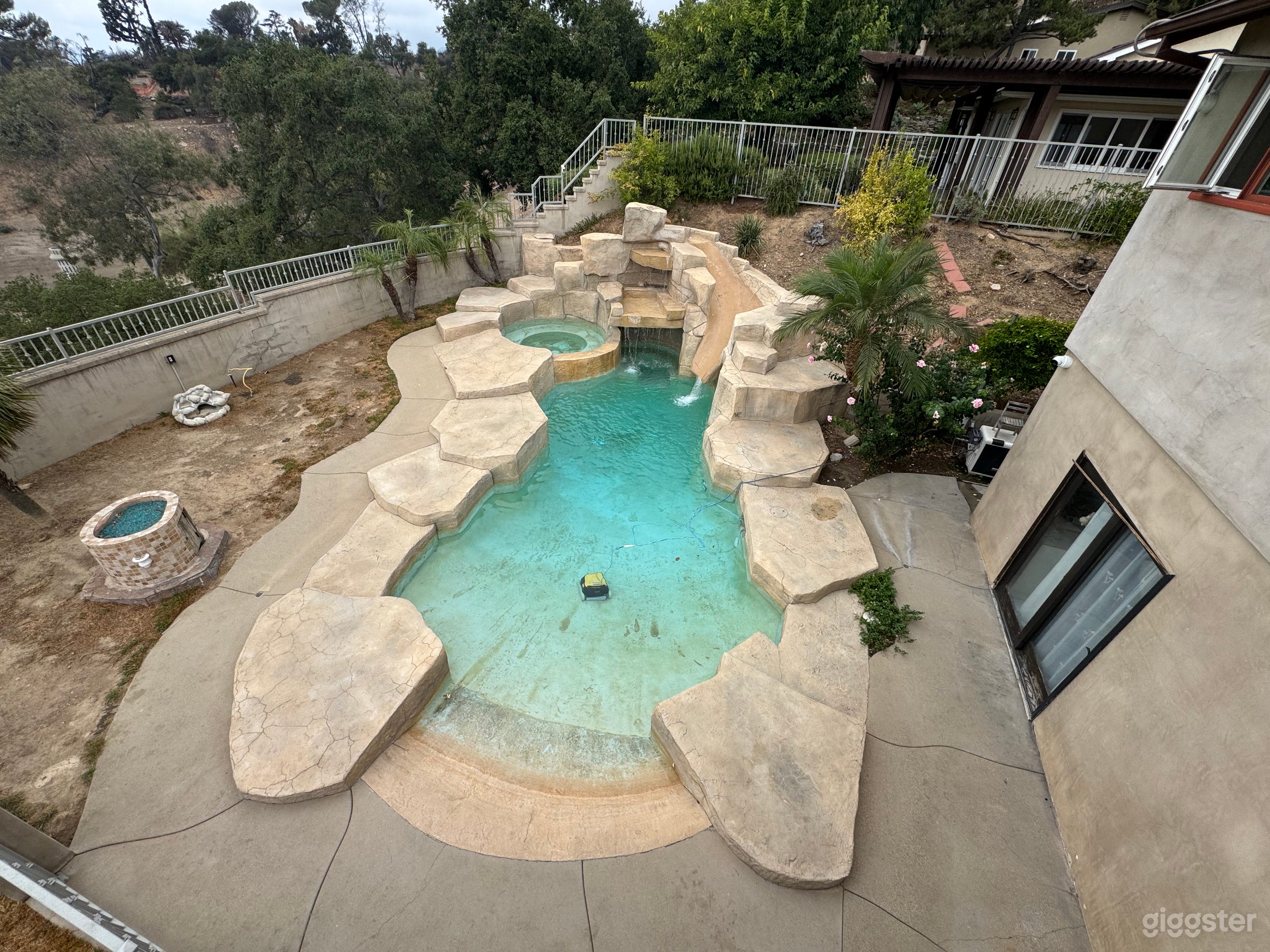 One-of-a-Kind house Location in Altadena 🎬 Photo 1