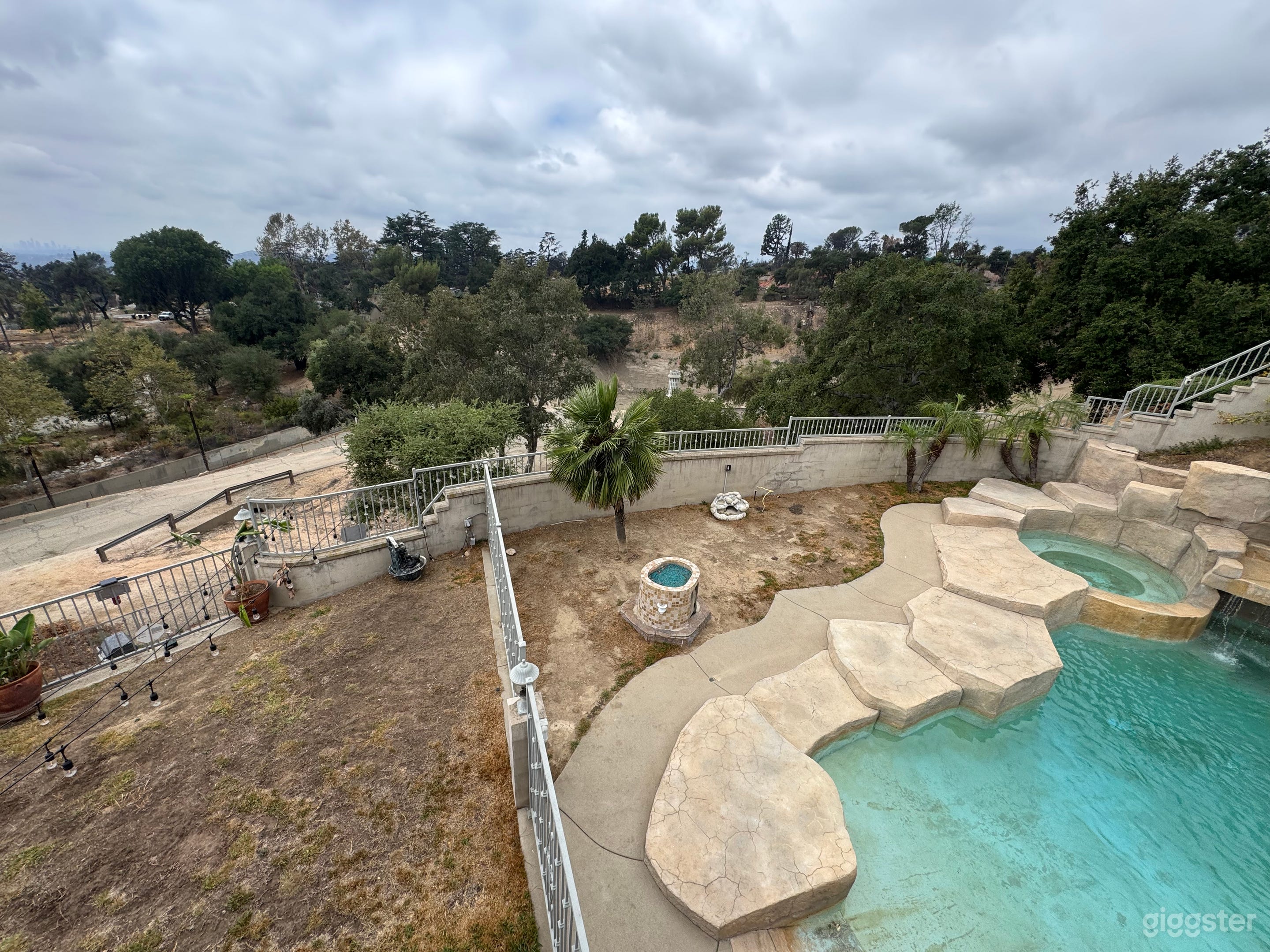 One-of-a-Kind house Location in Altadena 🎬 Photo 3