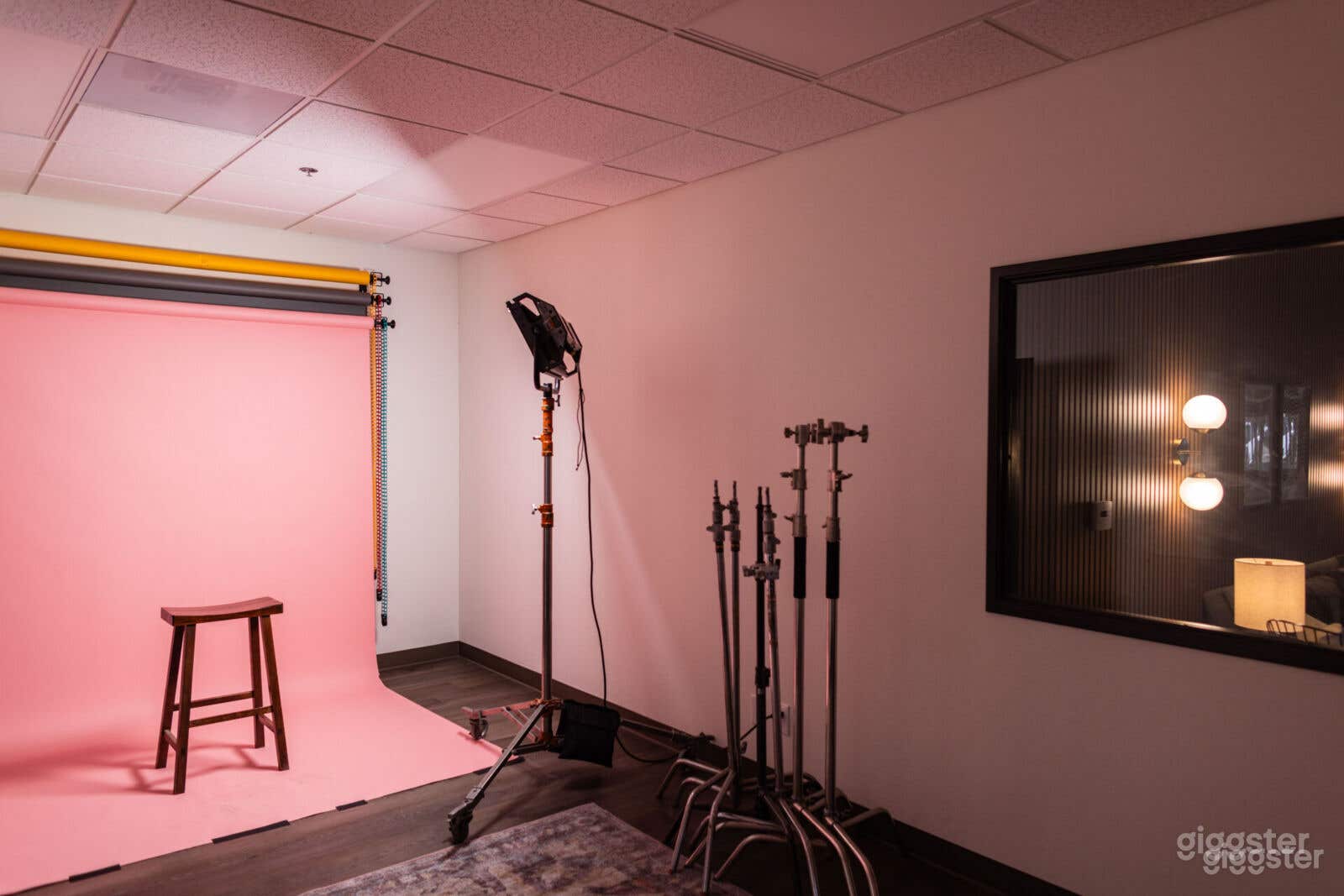 Small flexible production space Photo 1