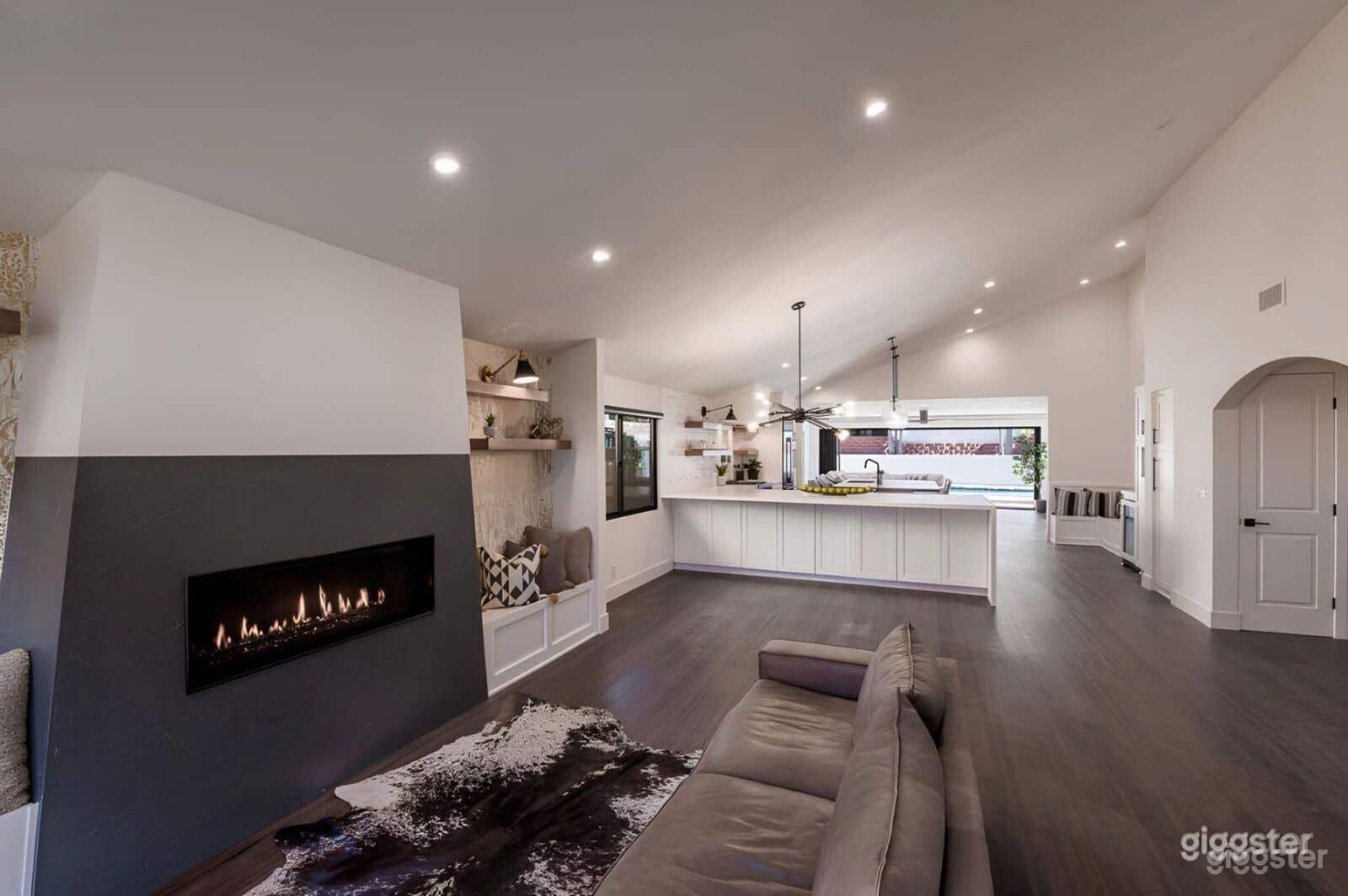 Charming House with Chefs Kitchen Photo 1