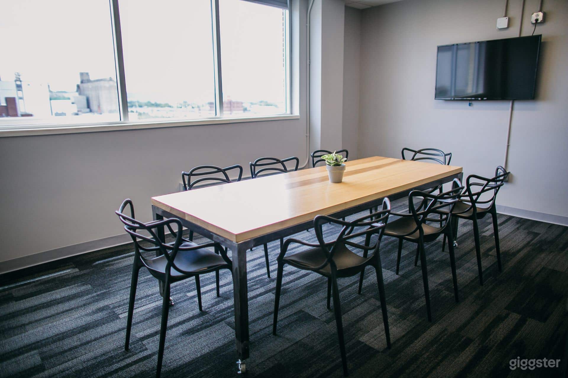 Great Natural Light Conference Room in Downtown Chattanooga Photo 1