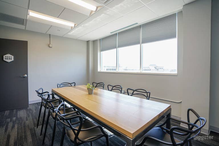  Great Natural Light Conference Room in Downtown Chattanooga 